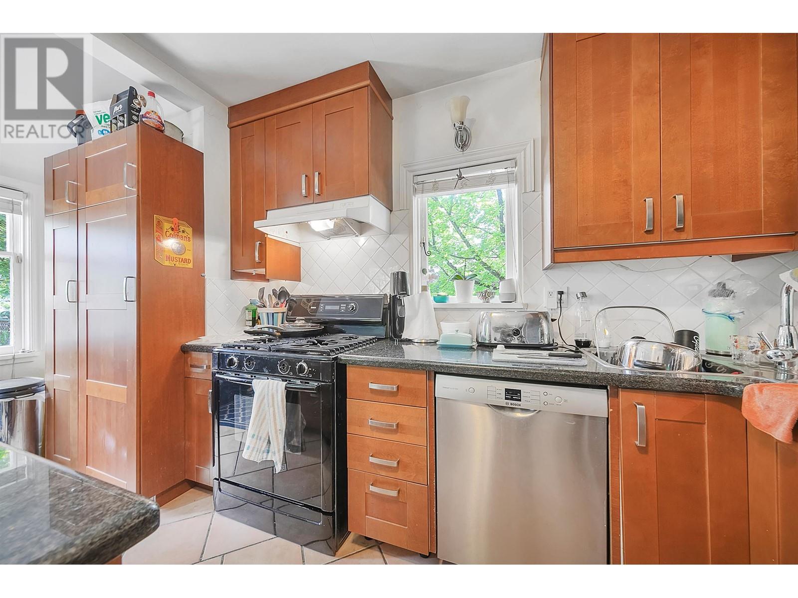2903 W 42nd Avenue, Vancouver, British Columbia  V6N 3G8 - Photo 9 - R3007306