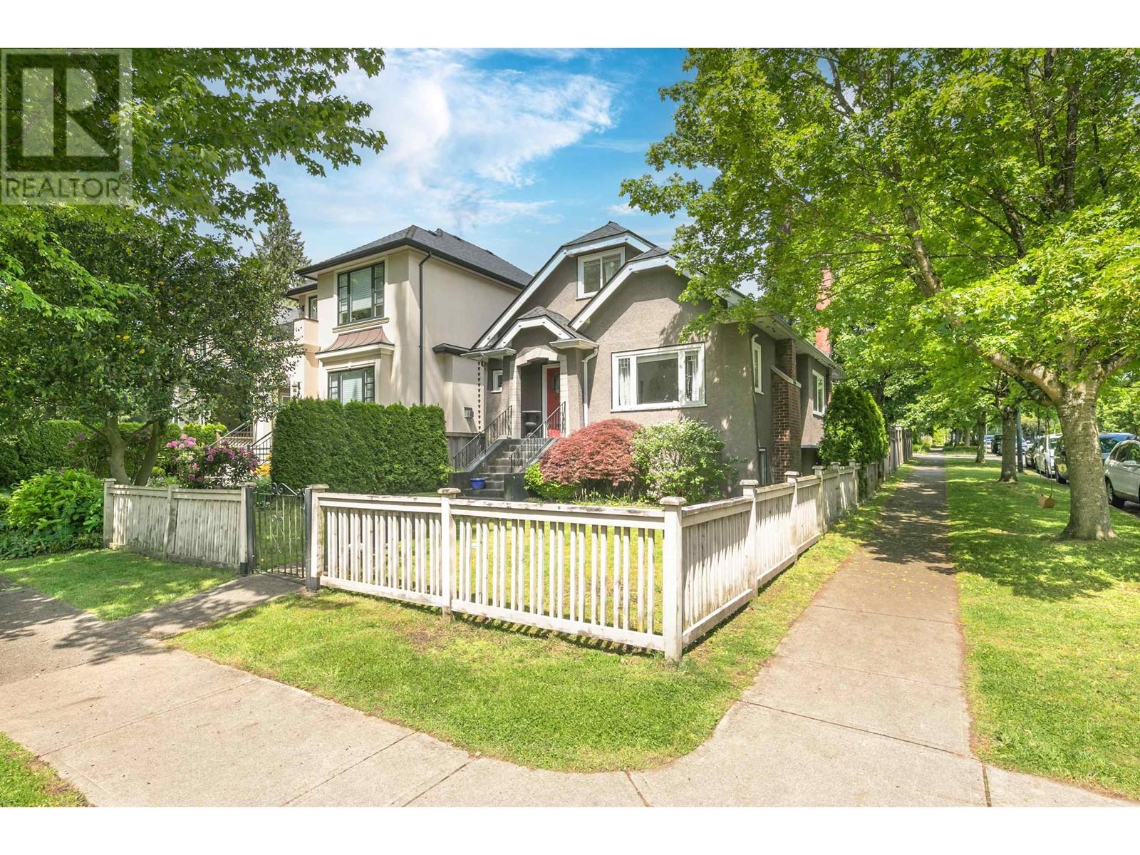 2903 W 42nd Avenue, Vancouver, British Columbia  V6N 3G8 - Photo 2 - R3007306