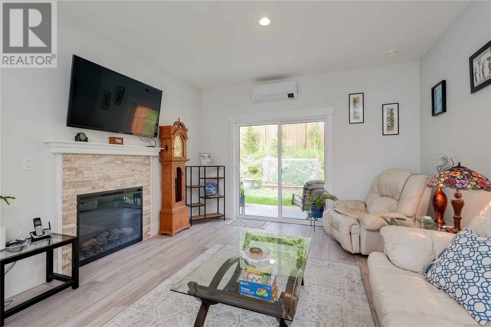 38 300 Grosskleg Way, Lake Cowichan, British Columbia  V0R 2G1 - Photo 2 - 1001198