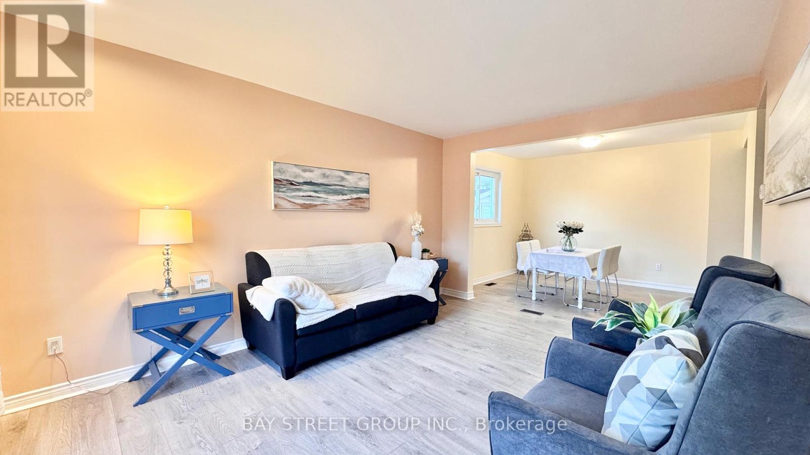 4554 Ryerson Crescent, Niagara Falls (Downtown), Ontario  L2E 1E2 - Photo 11 - X12074837
