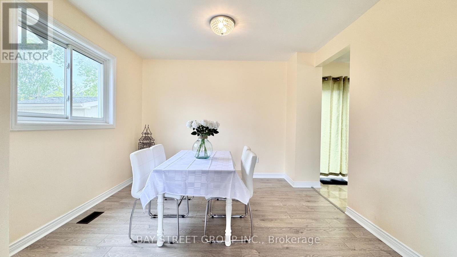 4554 Ryerson Crescent, Niagara Falls (Downtown), Ontario  L2E 1E2 - Photo 16 - X12074837