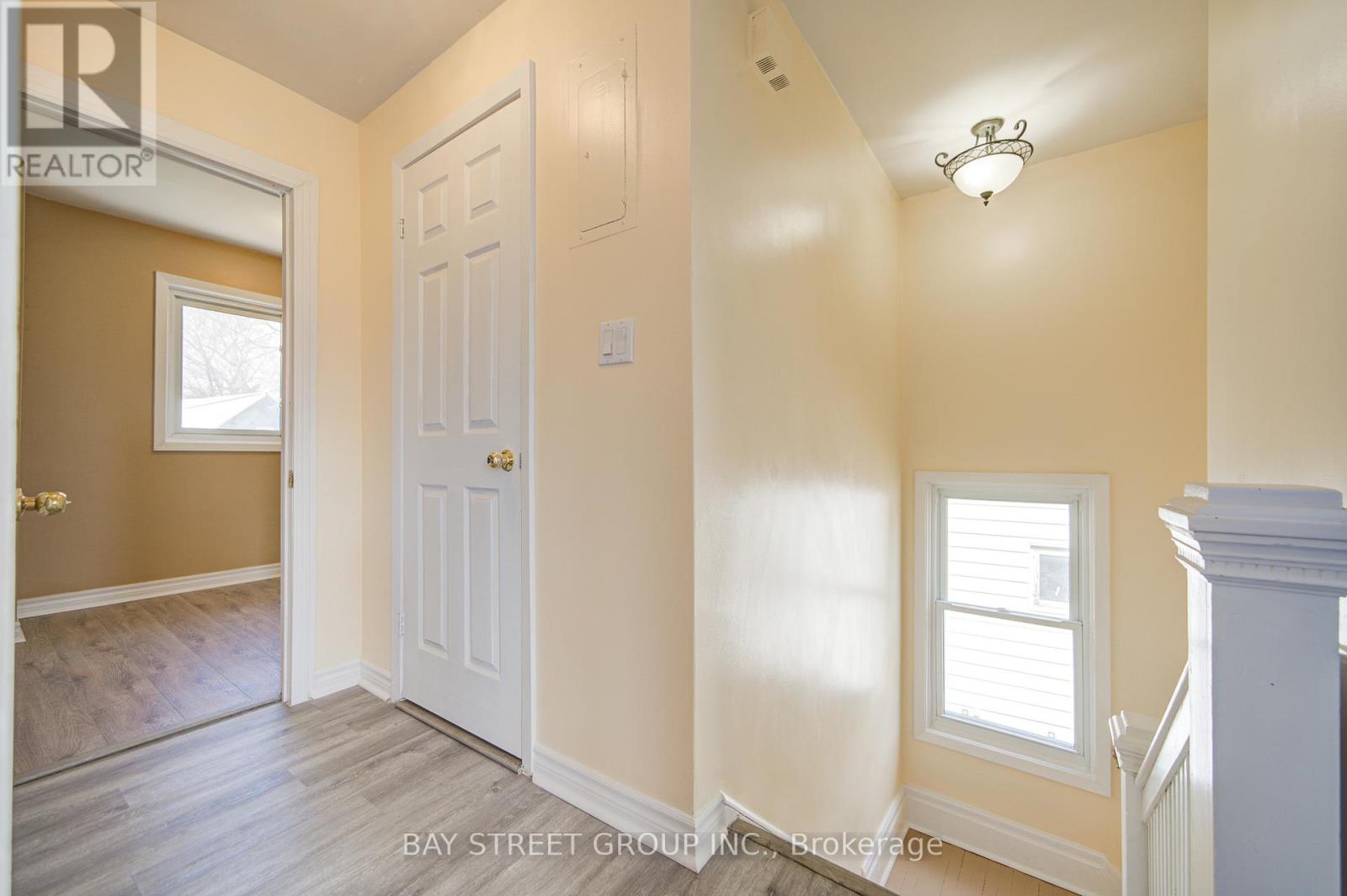 4554 Ryerson Crescent, Niagara Falls (Downtown), Ontario  L2E 1E2 - Photo 26 - X12074837