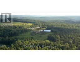239 EAST LAKE ROAD, Hastings Highlands, Ontario