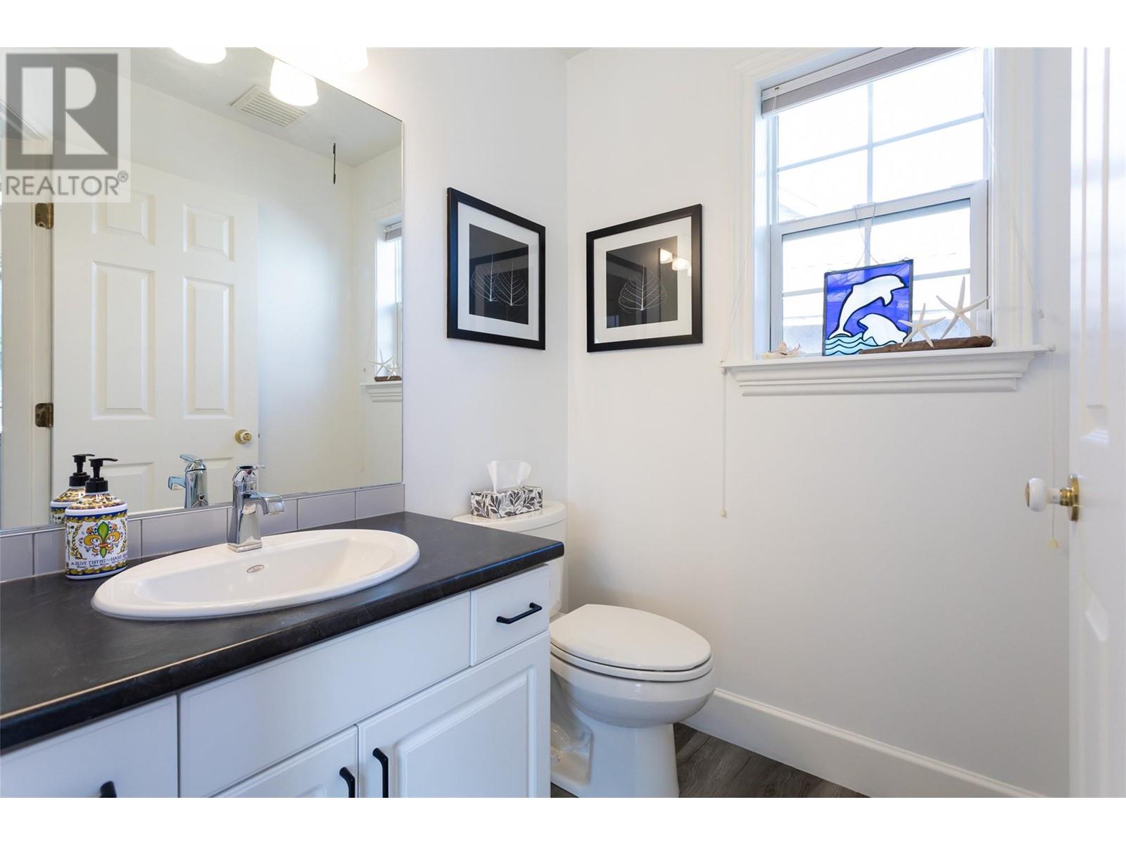 2205 Canary Place, Vernon, BC V1H1R3