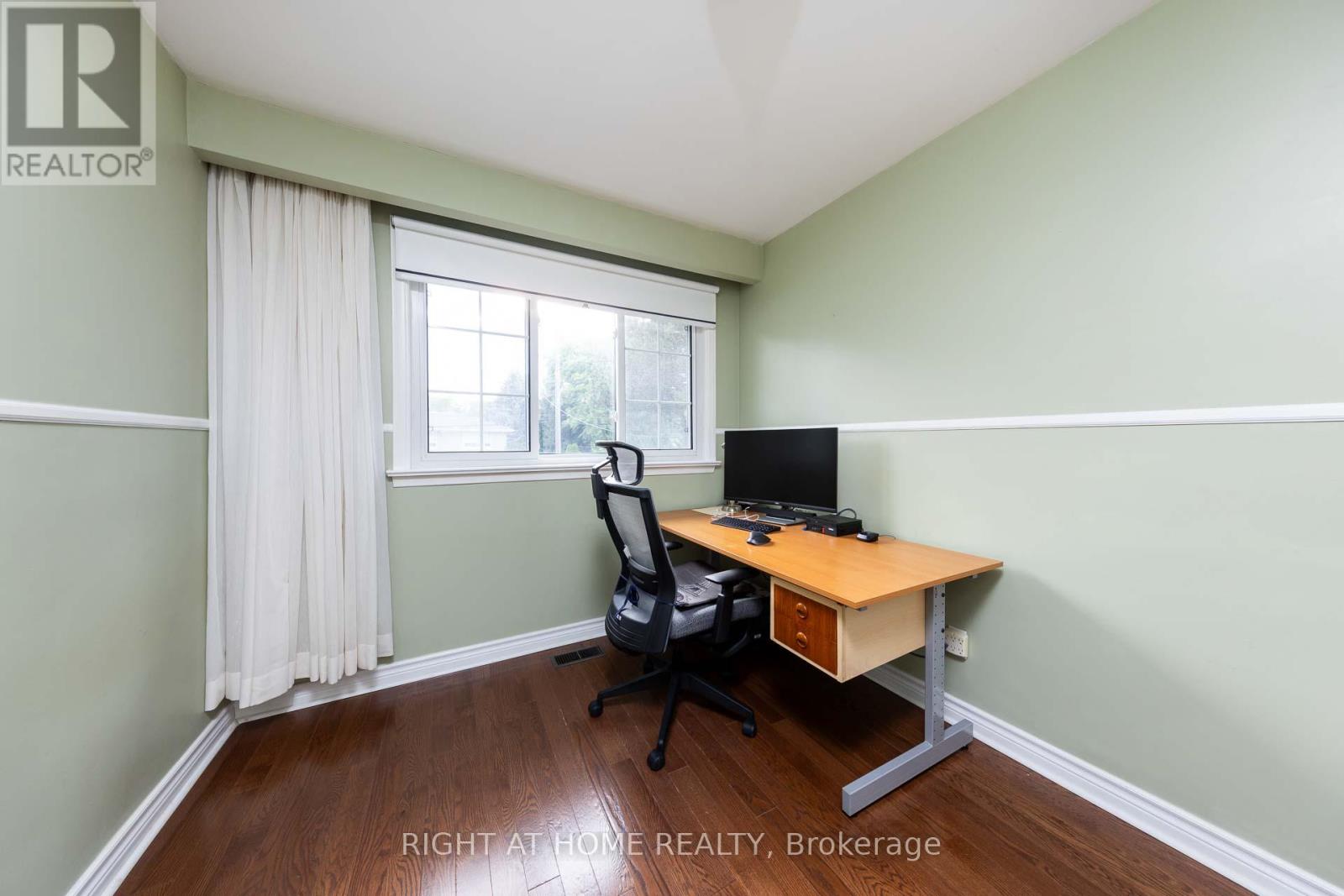 79 Heathview Avenue, Toronto, Ontario  M2K 2C3 - Photo 12 - C12100273