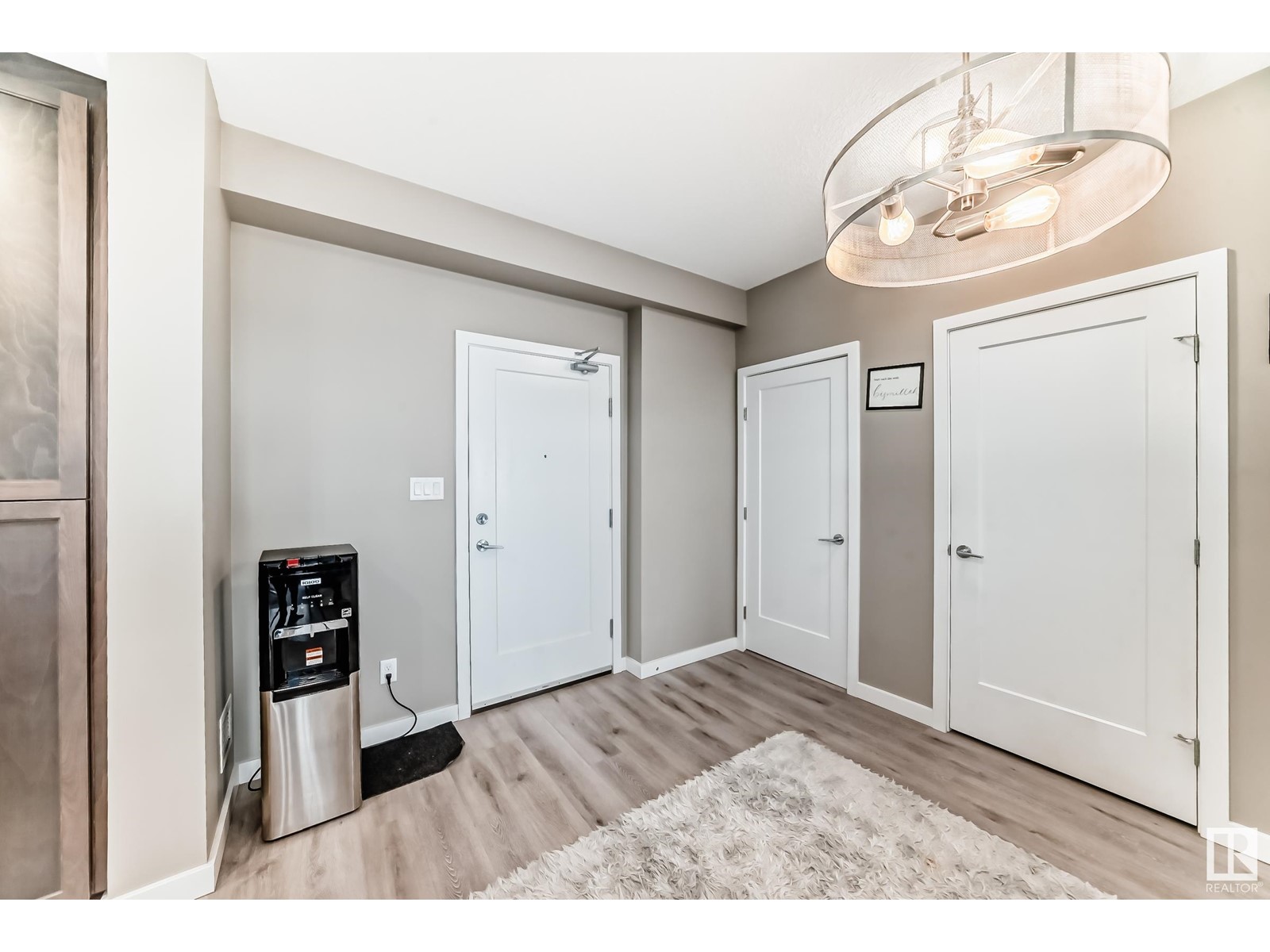 Property at #433 5504 SCHONSEE DR NW image 3