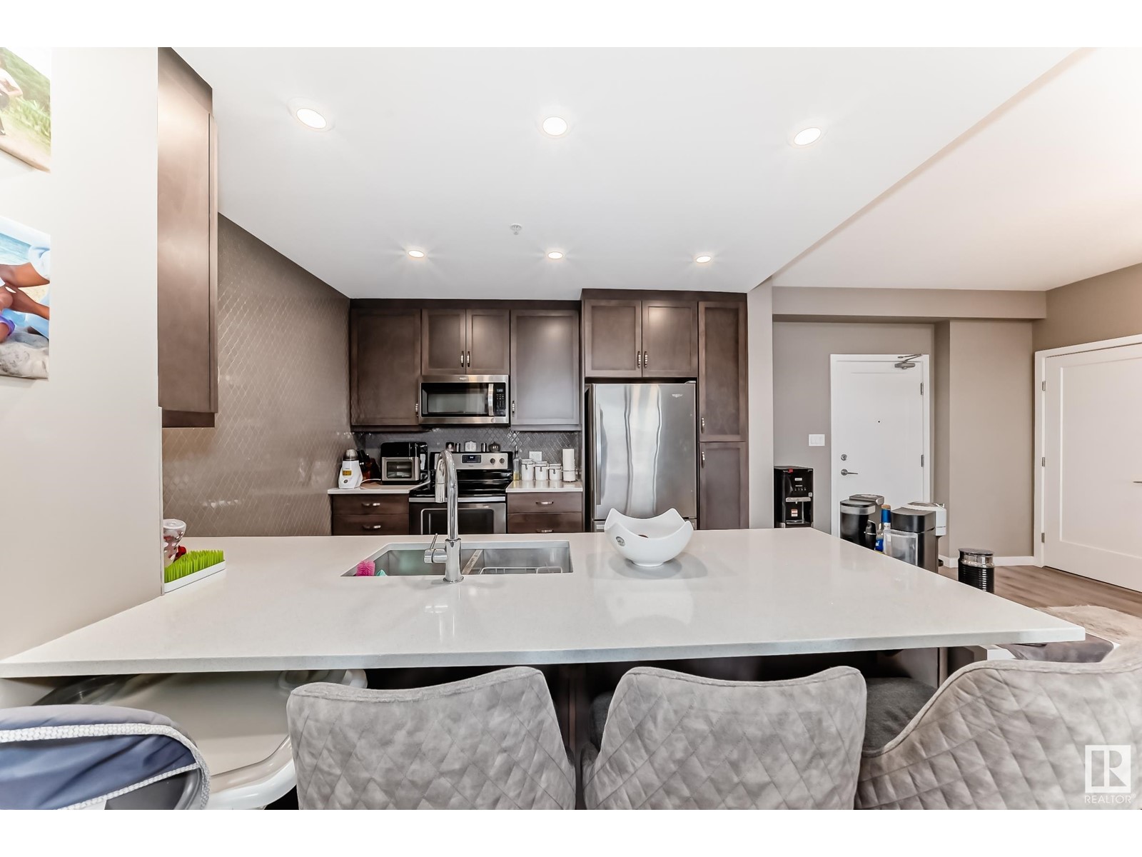Property at #433 5504 SCHONSEE DR NW image 4