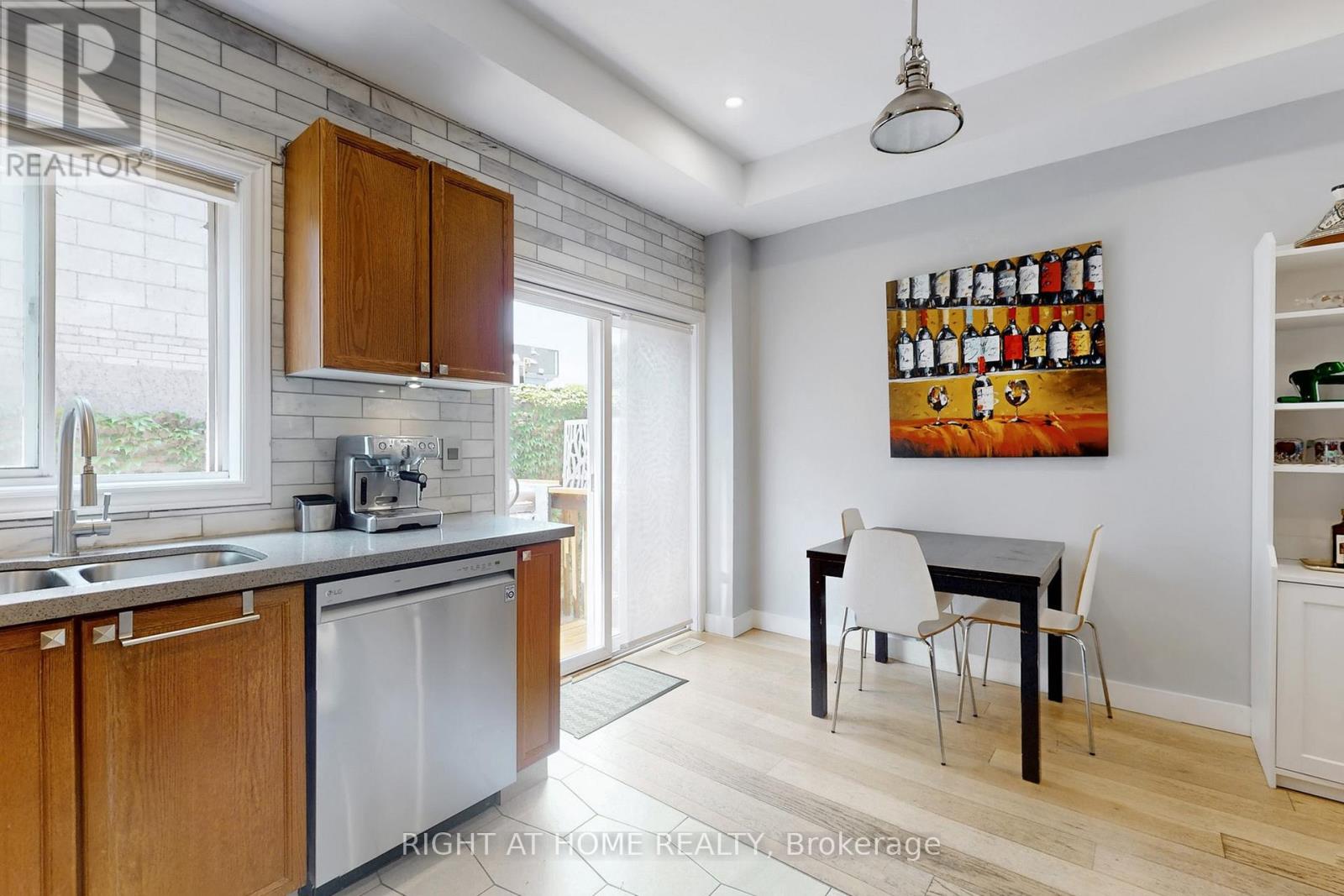 6 Grogan Mews, Toronto, Ontario  M6H 4J9 - Photo 9 - W12156810