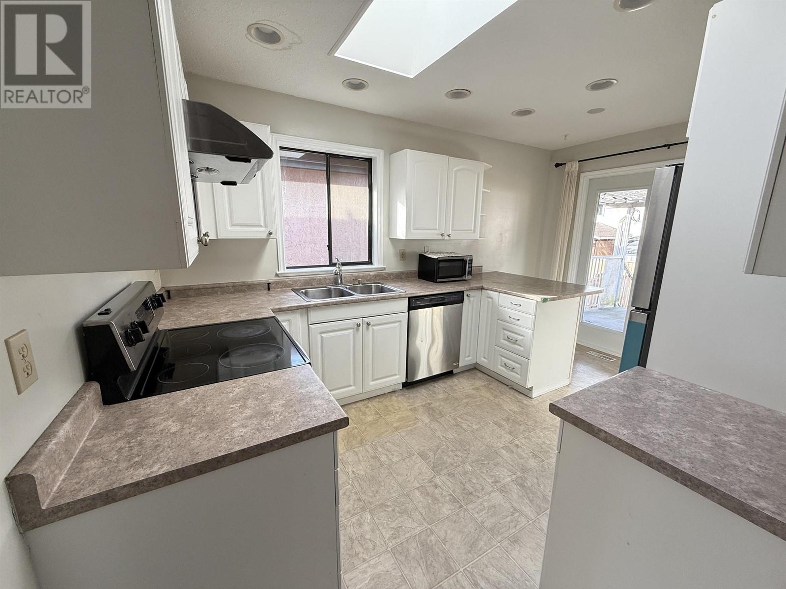 3185 Tahsis Avenue, Coquitlam, British Columbia  V3B 6A2 - Photo 5 - R2998823