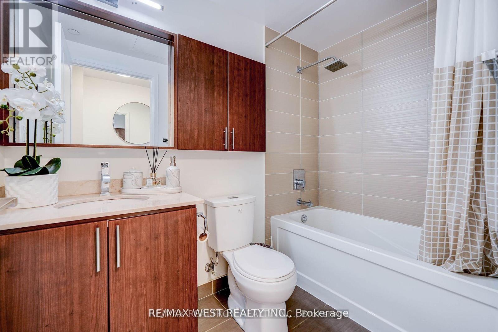 2131 - 7161 Yonge Street, Markham, Ontario  L3T 0C8 - Photo 10 - N12173704