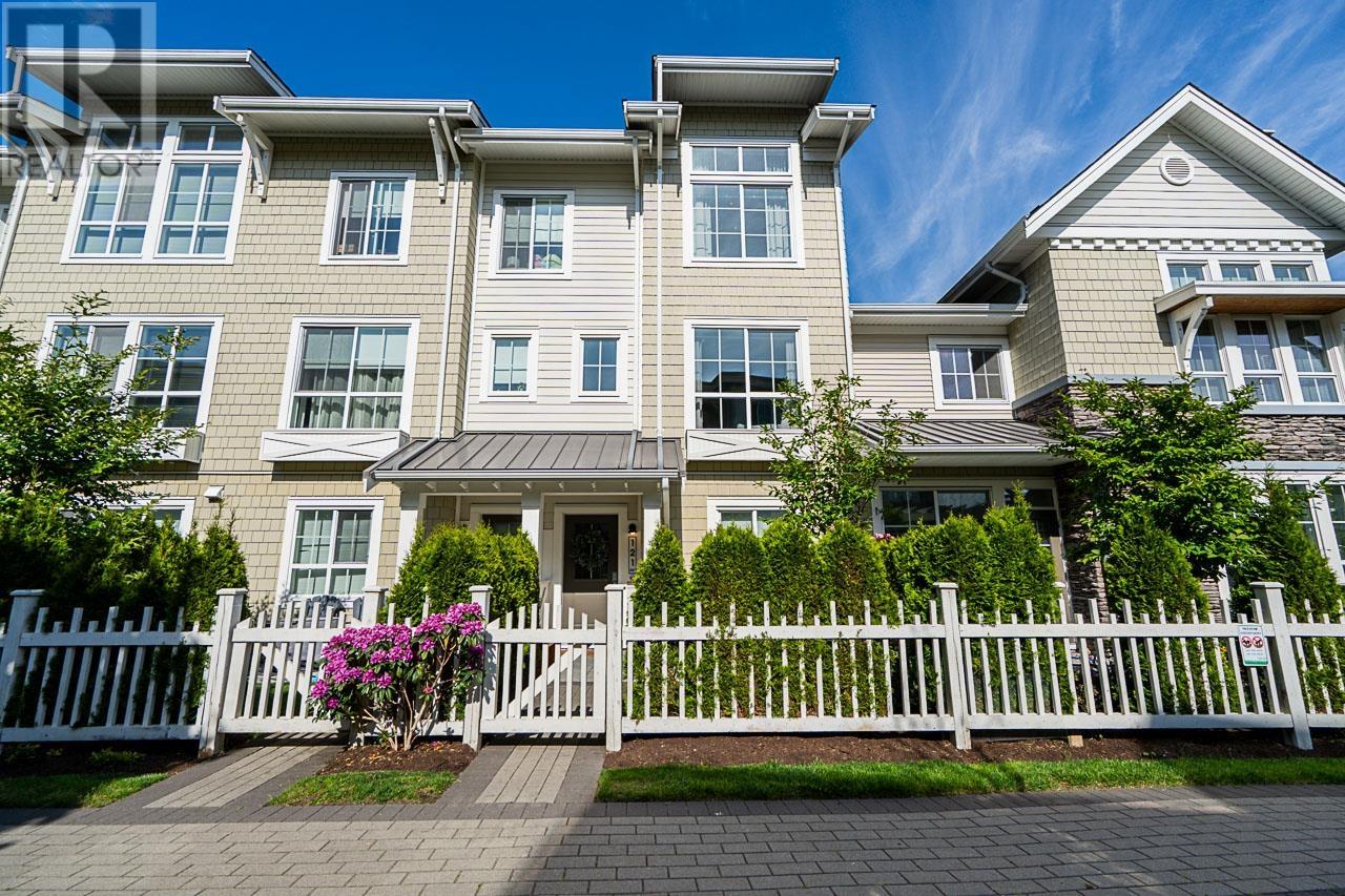 121 5551 Admiral Way, Delta, British Columbia  V4K 0C9 - Photo 2 - R3007506