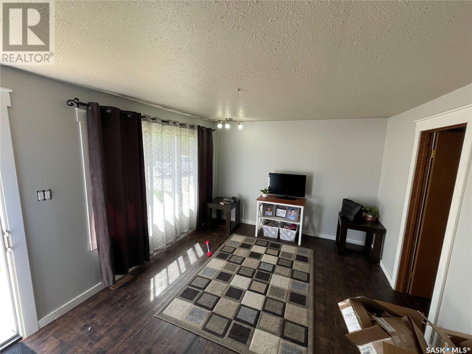 409 4th Street W, Meadow Lake, Saskatchewan  S9X 1Y4 - Photo 6 - SK005561