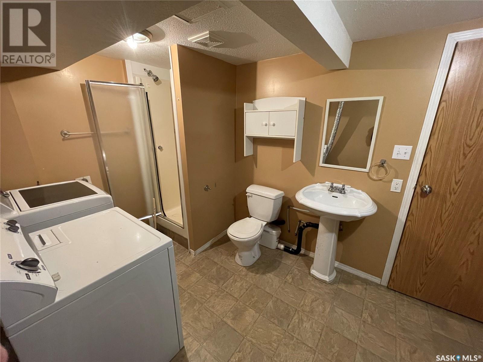 409 4th Street W, Meadow Lake, Saskatchewan  S9X 1Y4 - Photo 16 - SK005561