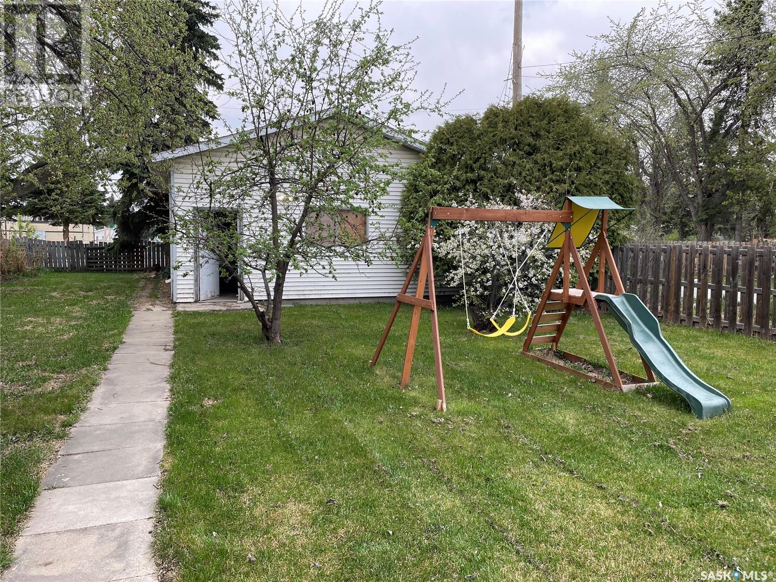 409 4th Street W, Meadow Lake, Saskatchewan  S9X 1Y4 - Photo 24 - SK005561