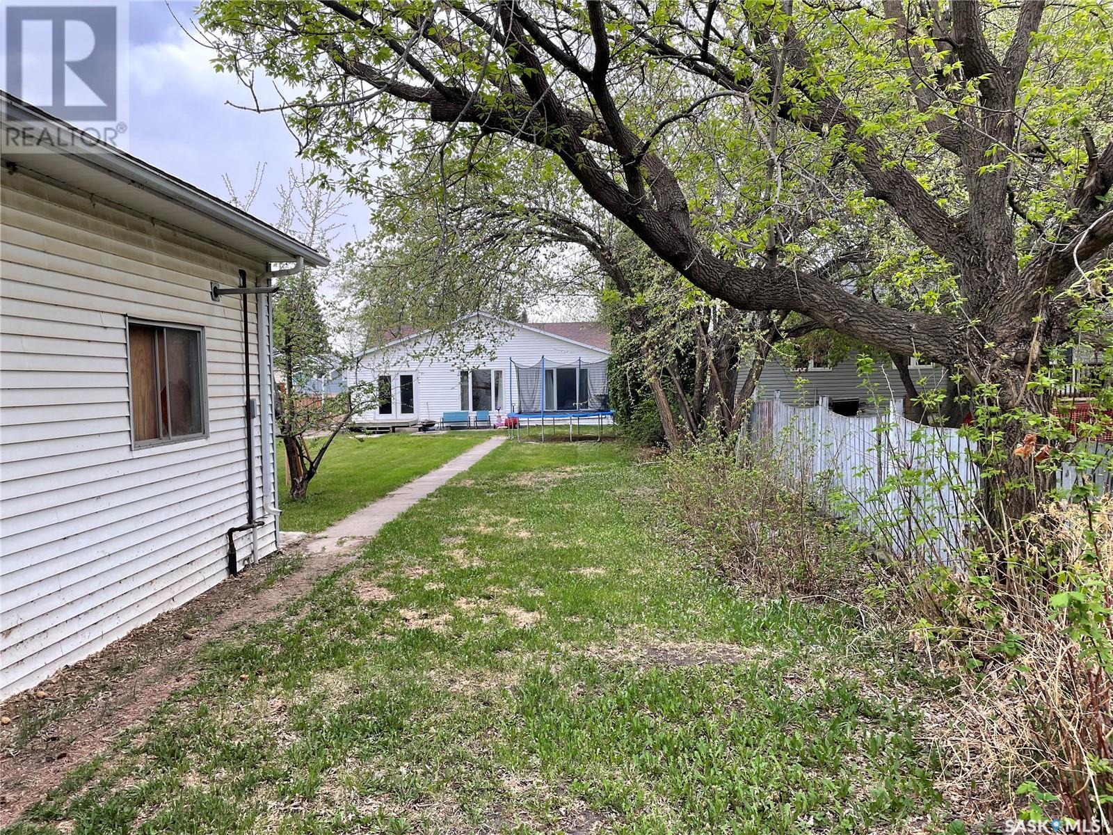 409 4th Street W, Meadow Lake, Saskatchewan  S9X 1Y4 - Photo 23 - SK005561
