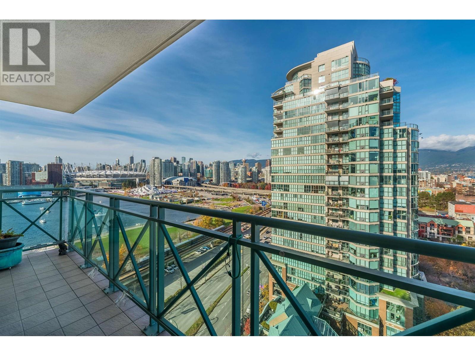 1703 1188 Quebec Street, Vancouver, British Columbia  V6A 4B3 - Photo 2 - R3006980