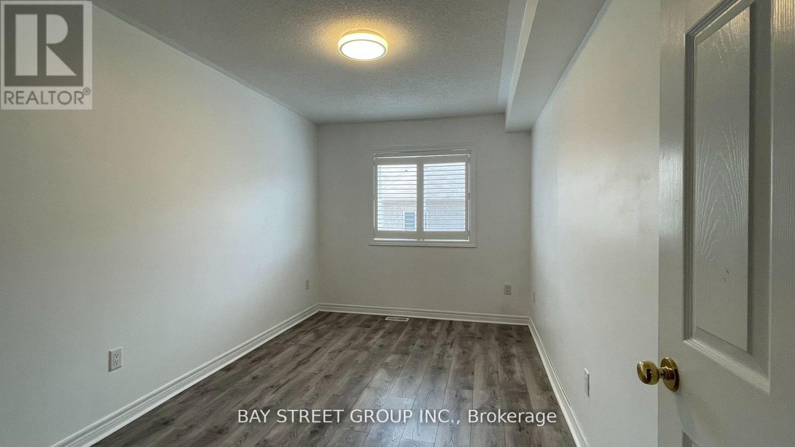 2412 Old Brompton Way, Oakville, Ontario  L6M 0J3 - Photo 6 - W12174766