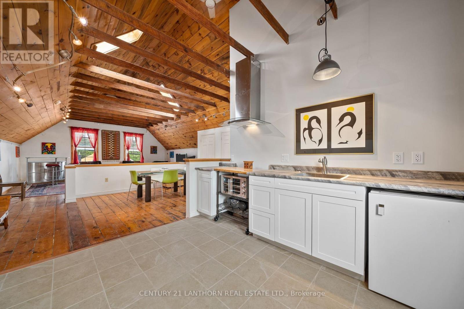 3048 County Road 10 Road, Prince Edward County, Ontario  K0K 2P0 - Photo 14 - X12174792