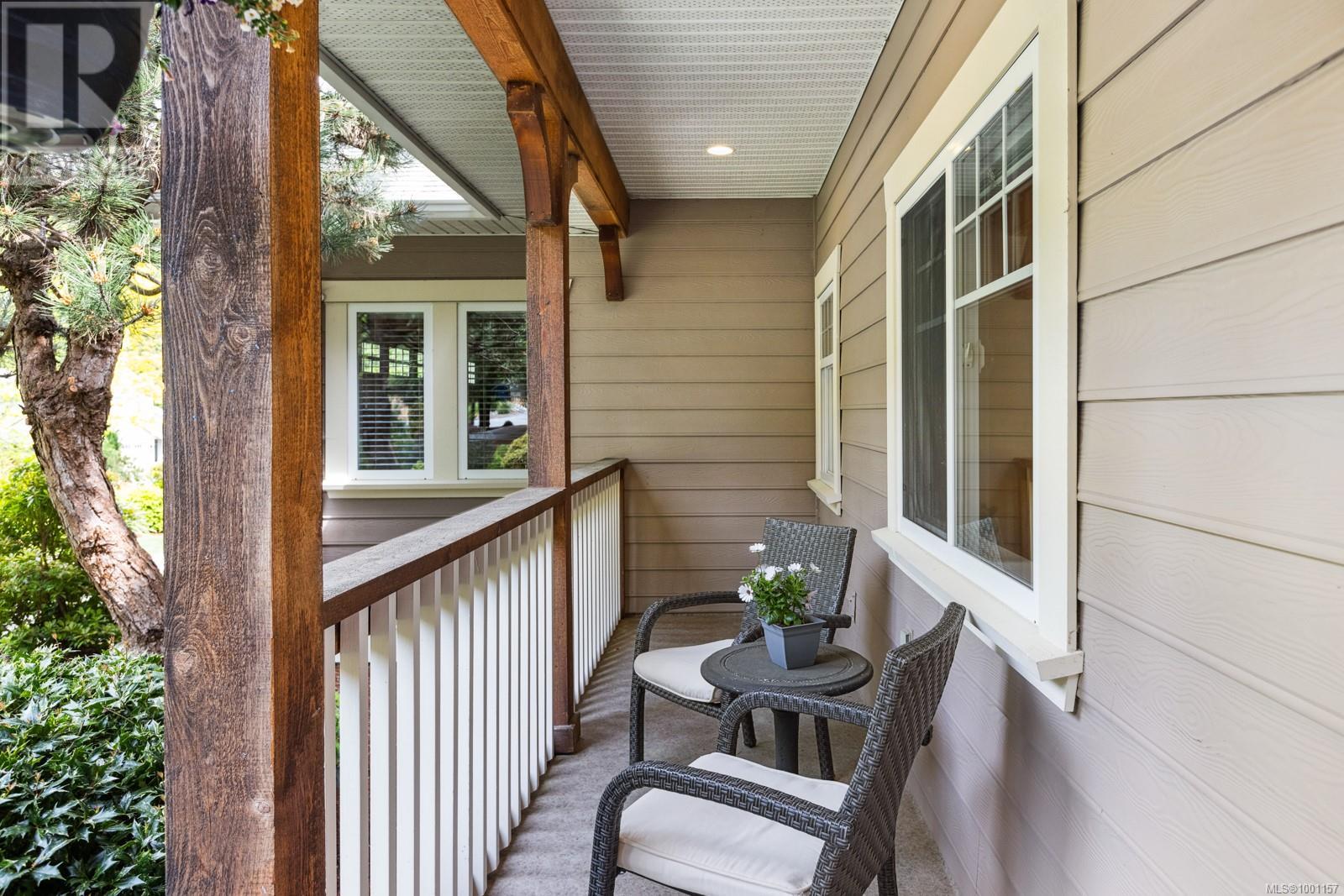 Property at 2599 Kinnoull Cres image 1