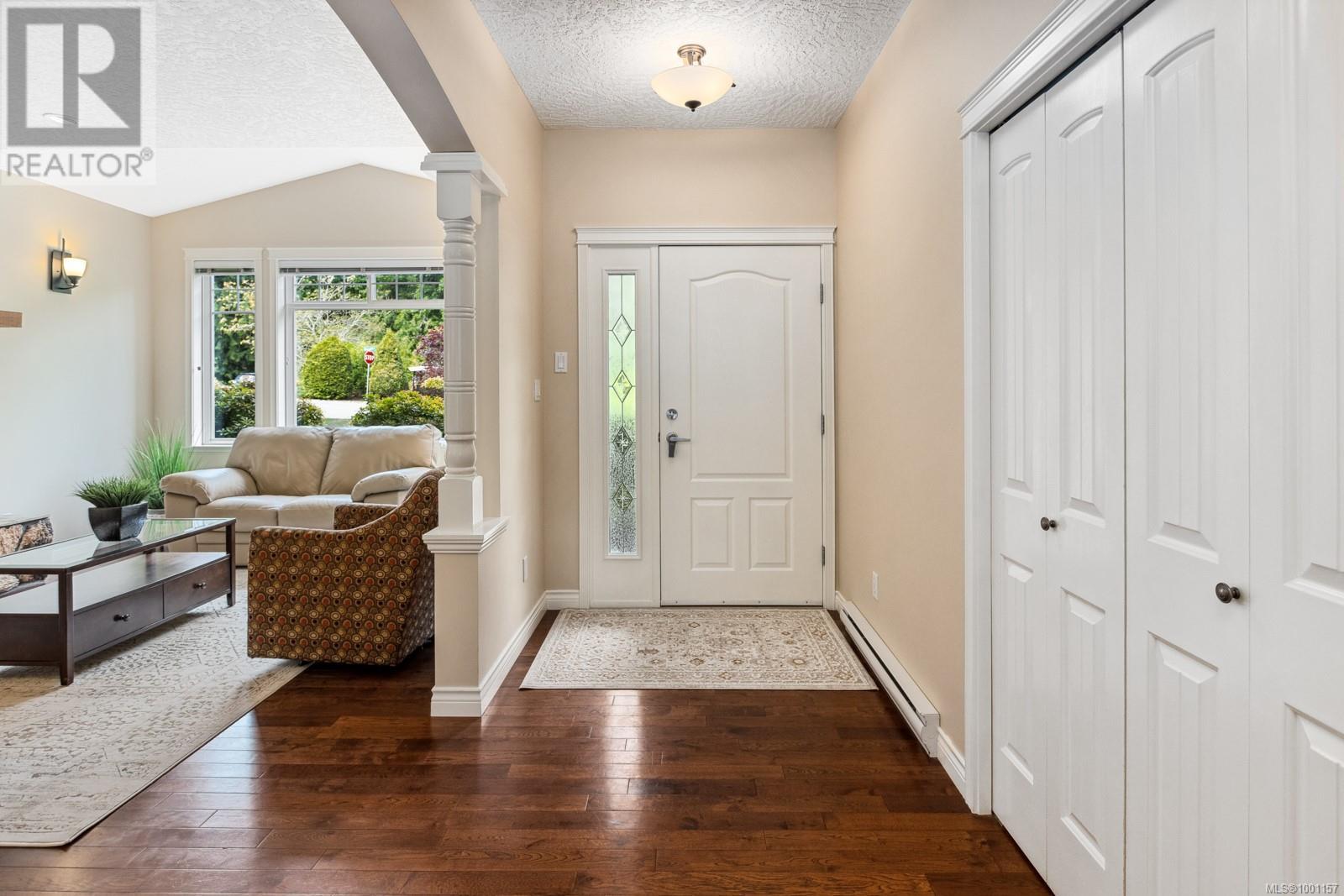 Property at 2599 Kinnoull Cres image 2
