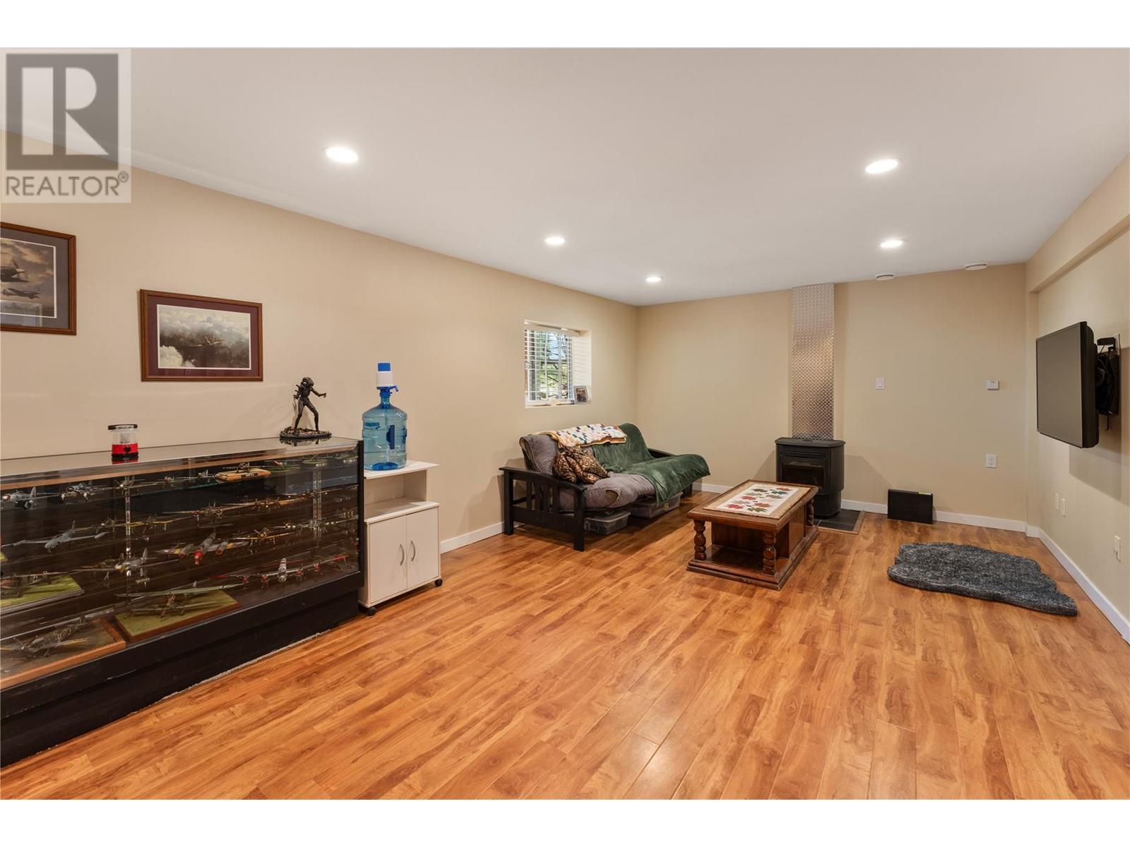 7282 Dunwaters Road, Kelowna, British Columbia  V1Z 3W4 - Photo 26 - 10348844