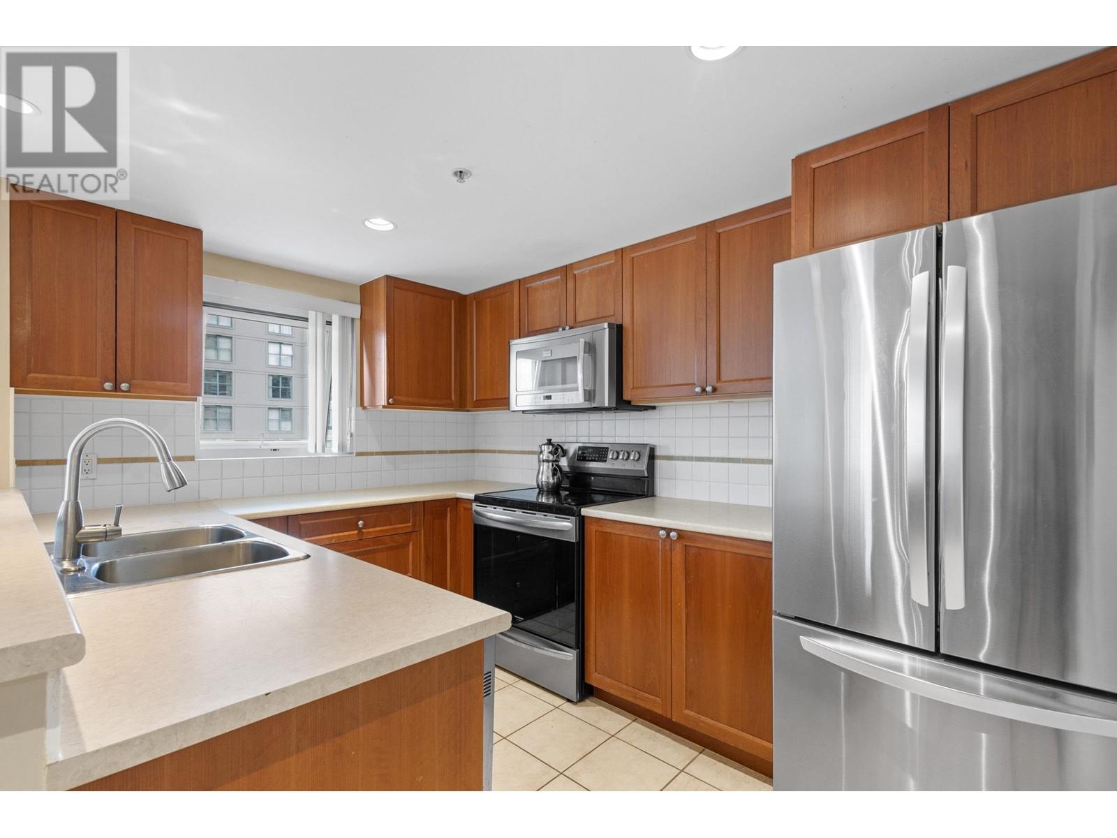 903 235 Guildford Way, Port Moody, British Columbia  V3H 5L8 - Photo 7 - R3007407