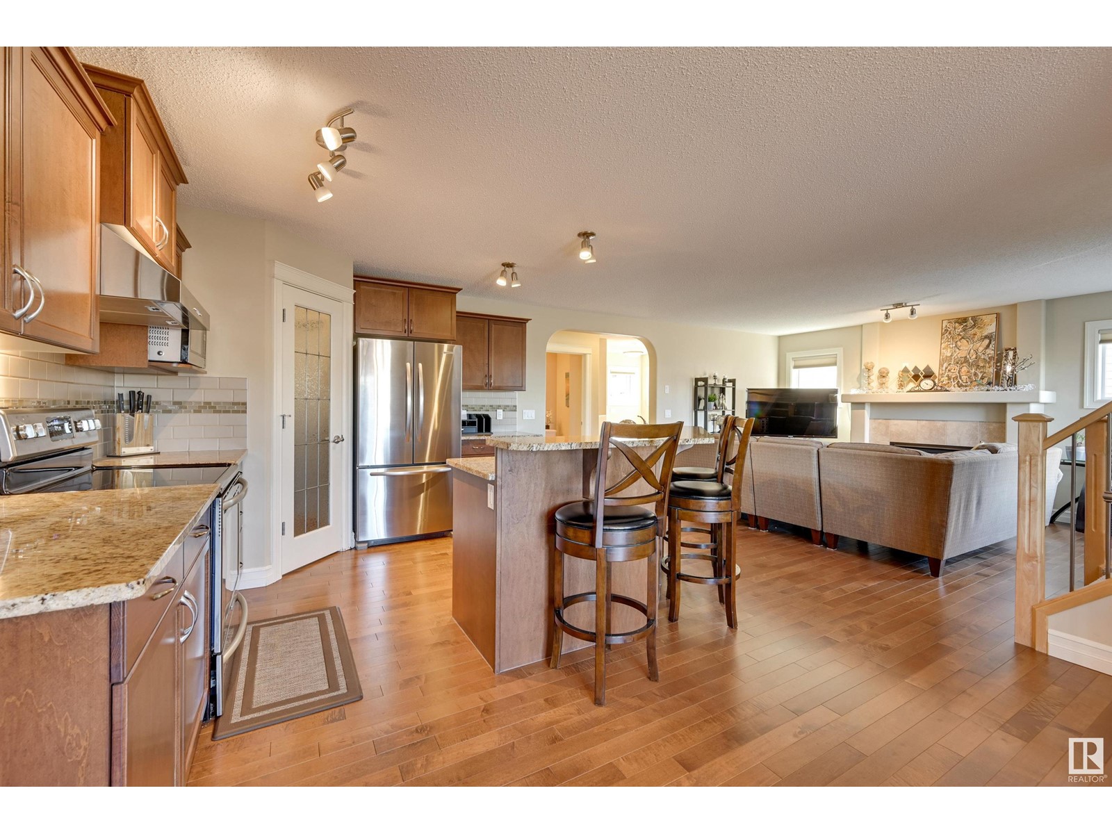 Property at 5742 56A ST image 4