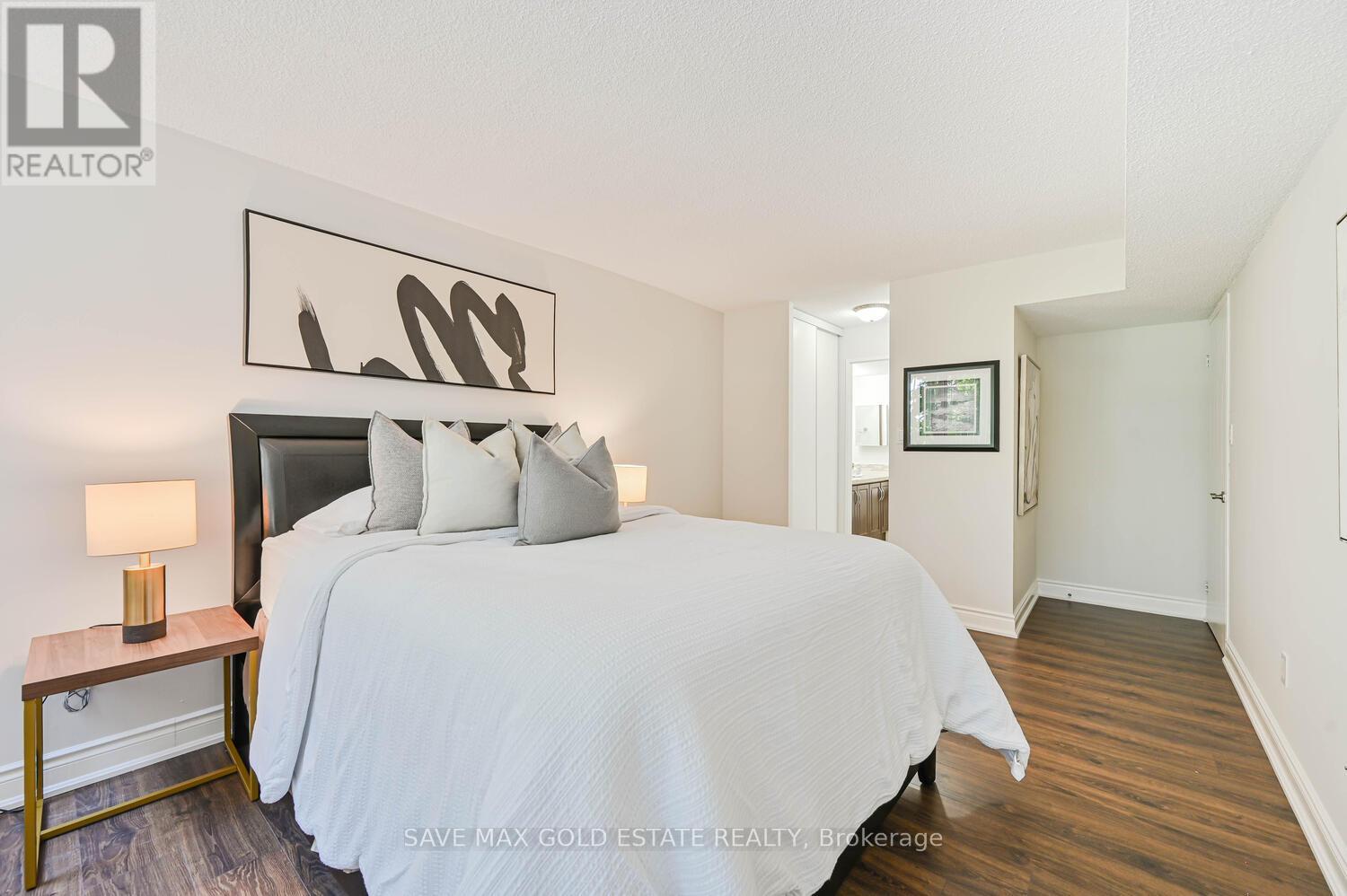 209 - 350 Webb Drive, Mississauga, Ontario  L5B 3W4 - Photo 12 - W12174796