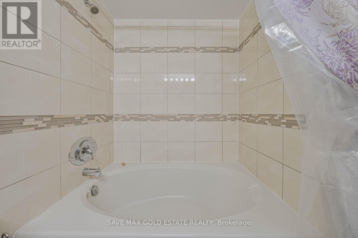 209 - 350 Webb Drive, Mississauga, Ontario  L5B 3W4 - Photo 28 - W12174796