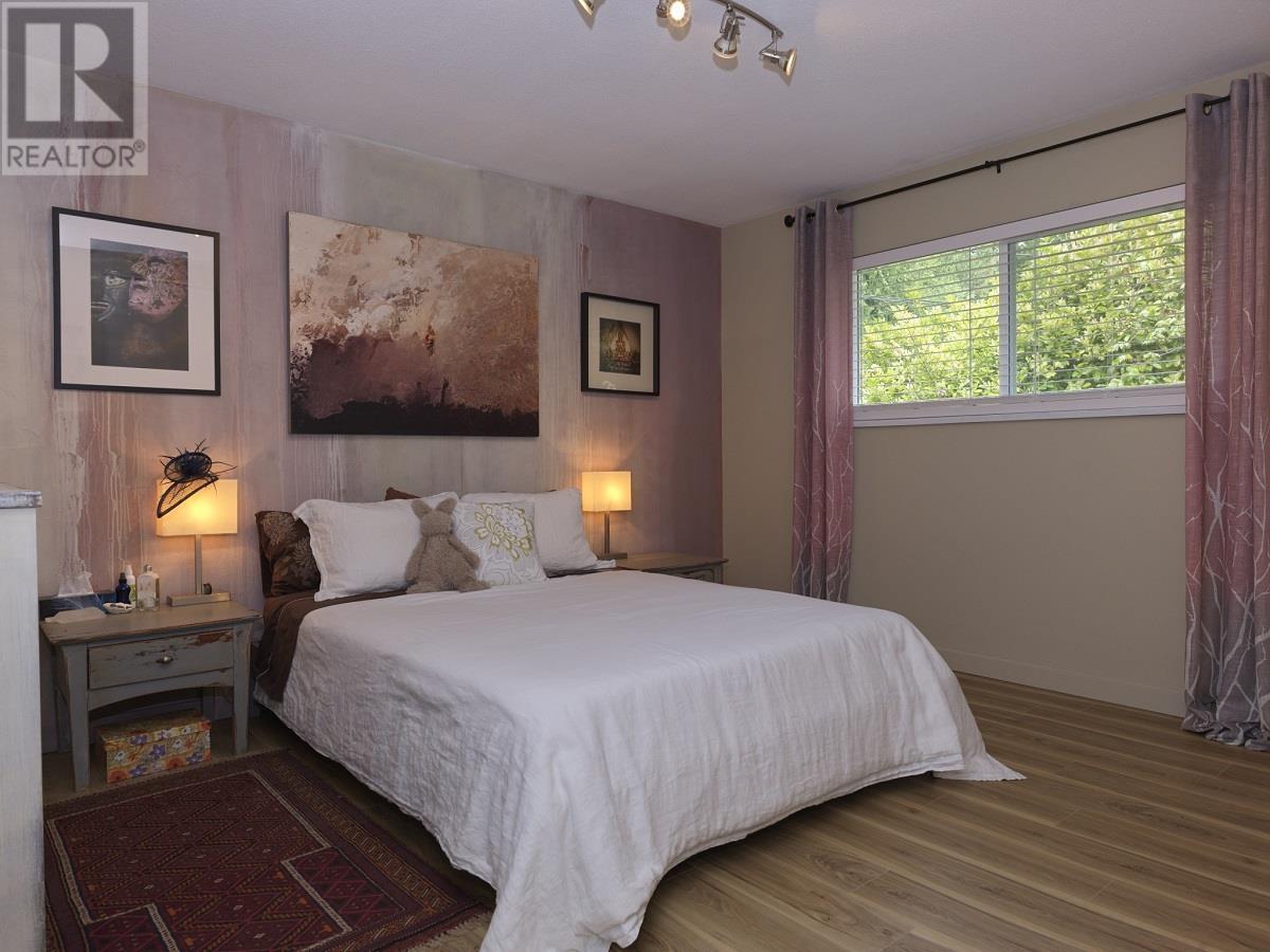 1454 Davidson Road, Gibsons, British Columbia  V0N 1V6 - Photo 10 - R3006932