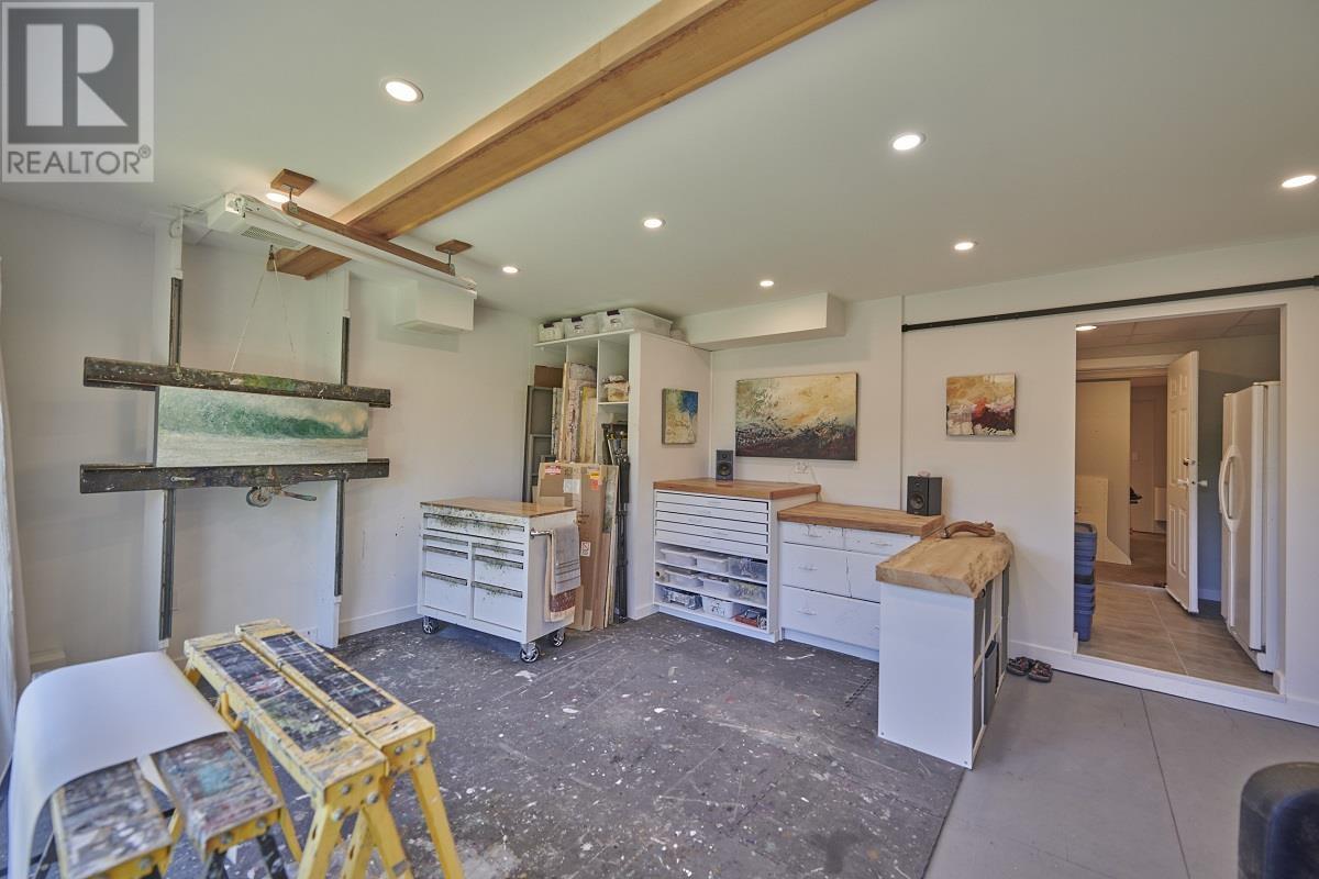 1454 Davidson Road, Gibsons, British Columbia  V0N 1V6 - Photo 24 - R3006932