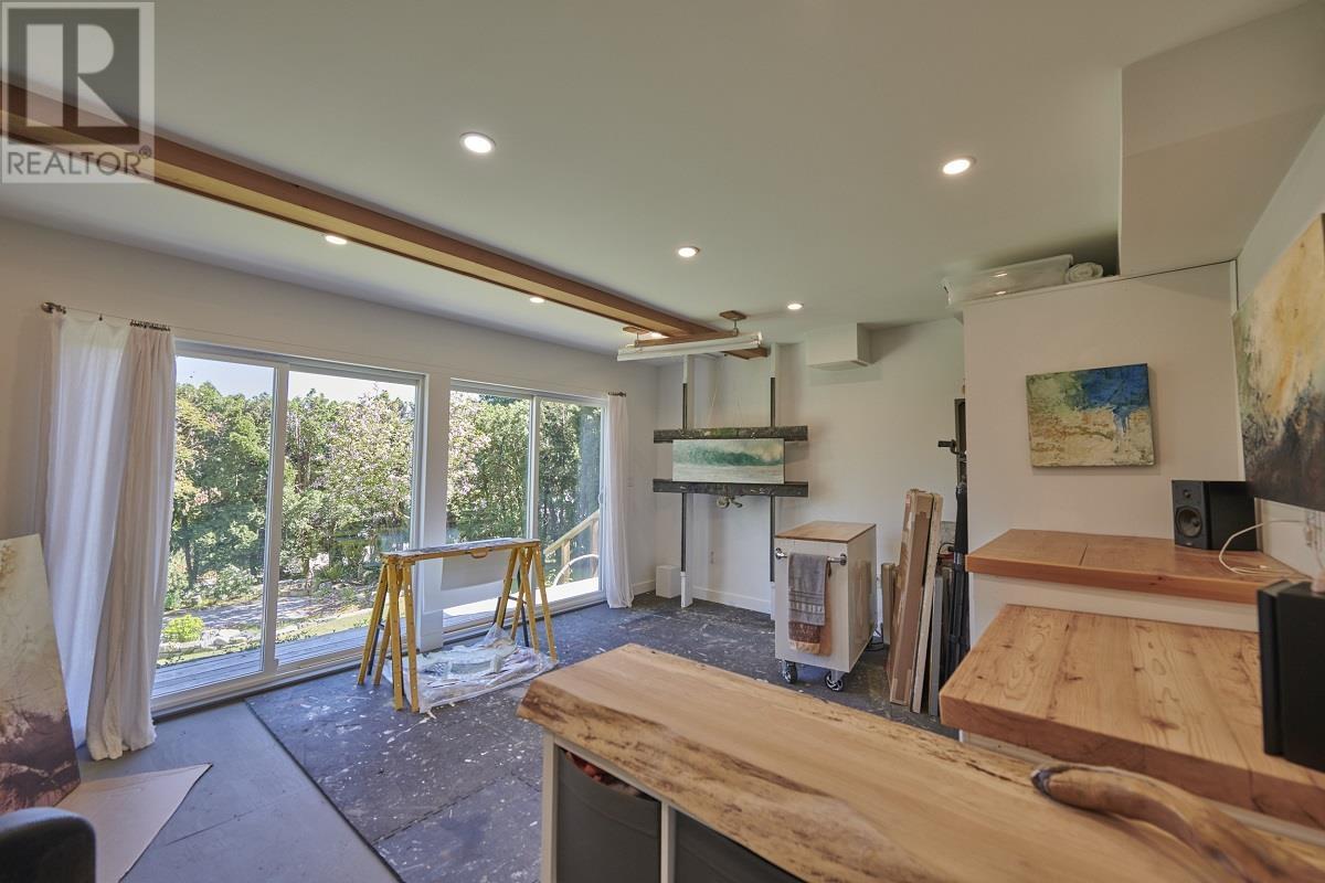 1454 Davidson Road, Gibsons, British Columbia  V0N 1V6 - Photo 23 - R3006932