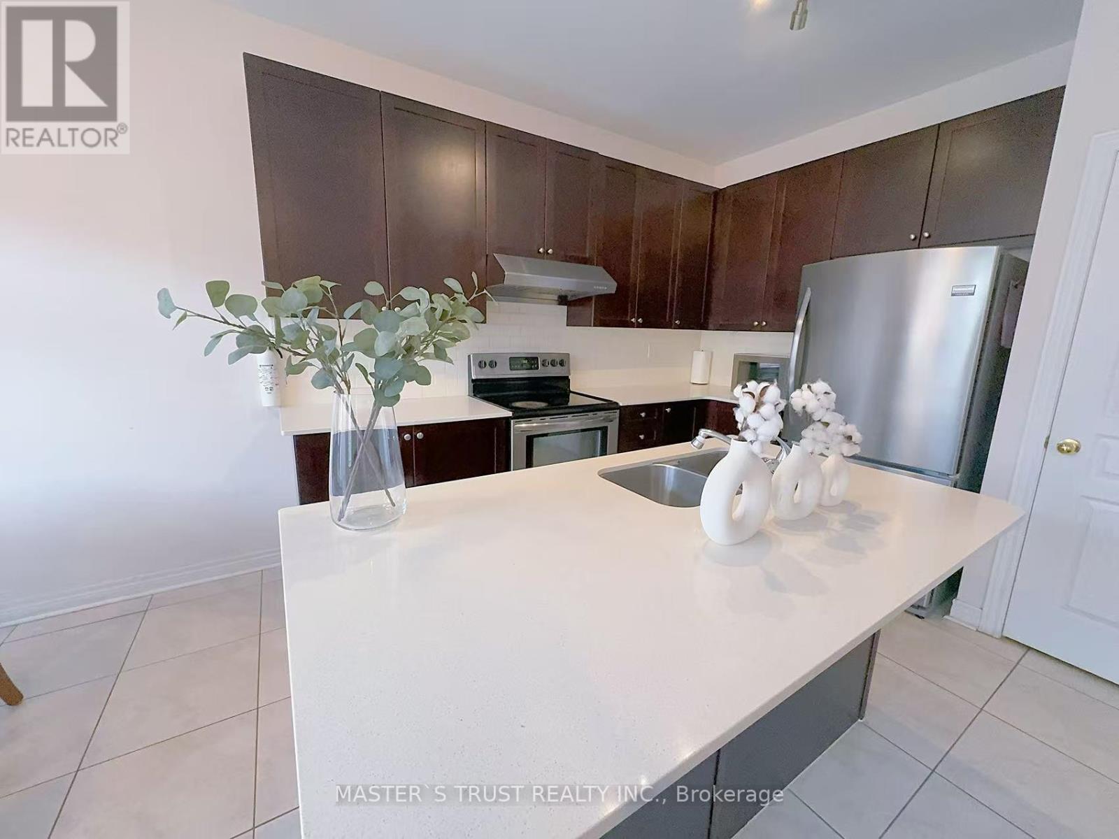 116 Maria Road, Markham, Ontario  L6E 0P1 - Photo 6 - N12143437