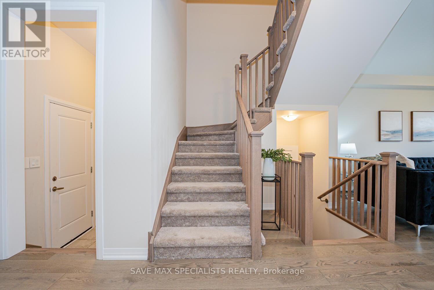 298 Newman Drive, Cambridge, Ontario  N1S 0E1 - Photo 24 - X12150092
