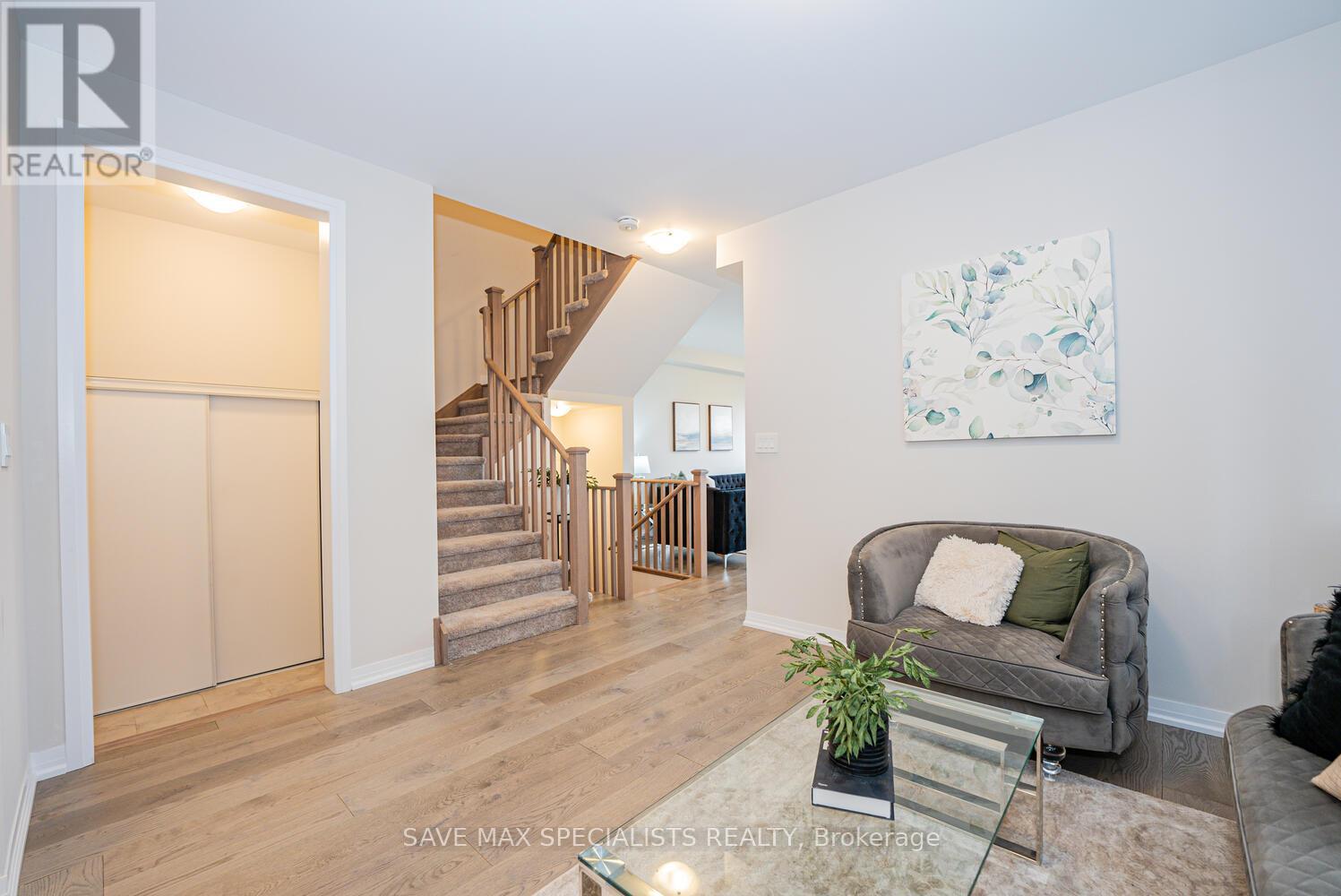 298 Newman Drive, Cambridge, Ontario  N1S 0E1 - Photo 7 - X12150092