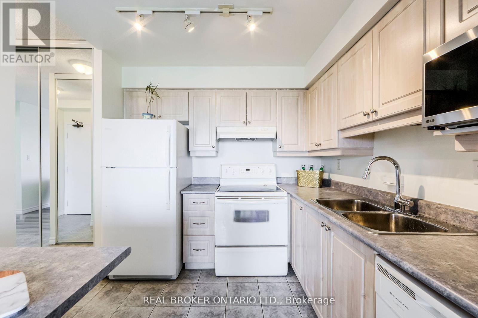 611 - 1000 Cedarglen Gate, Mississauga, Ontario  L5C 3Z5 - Photo 13 - W12174817
