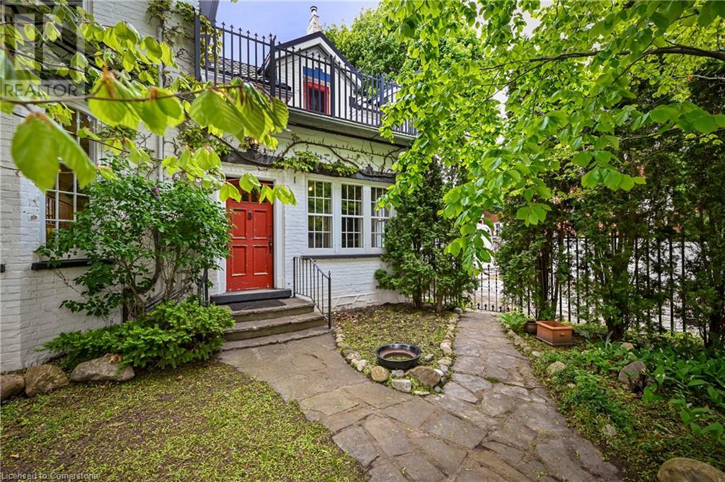 Property at 140 LANCASTER Street E image 5