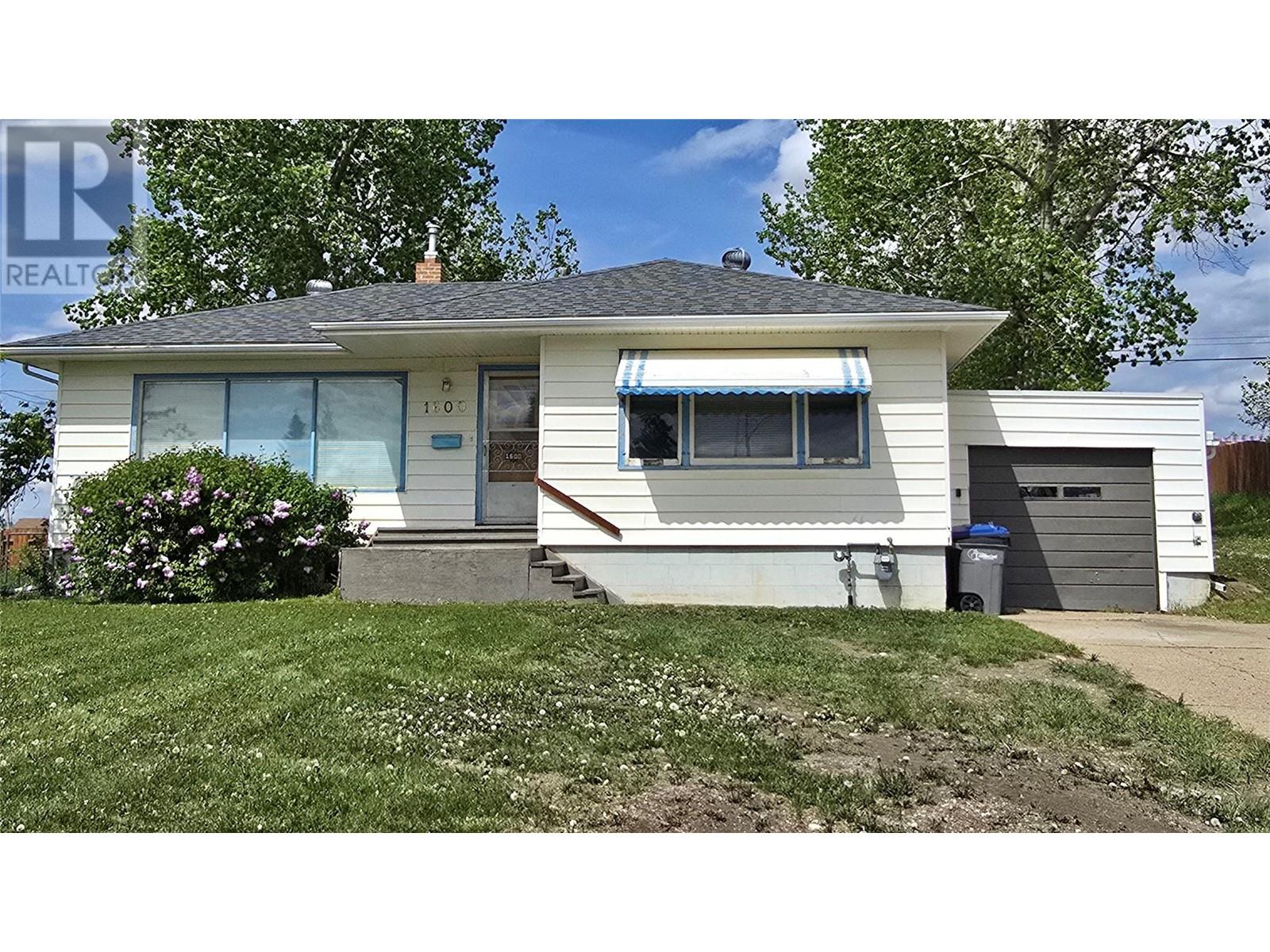 1600 94 Avenue, Dawson Creek, BC V1G1H1
