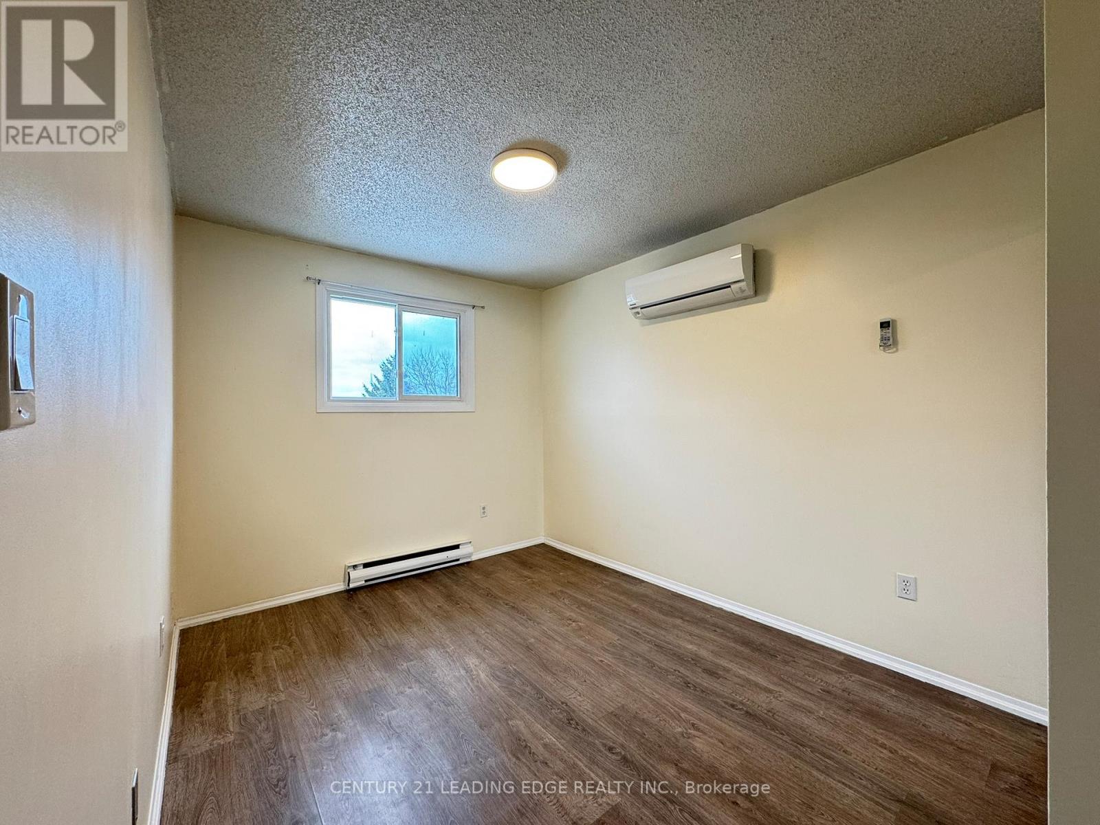 Upper - 29 Wellington Avenue E, Oshawa (Farewell), Ontario  L1H 8P1 - Photo 7 - E12174823