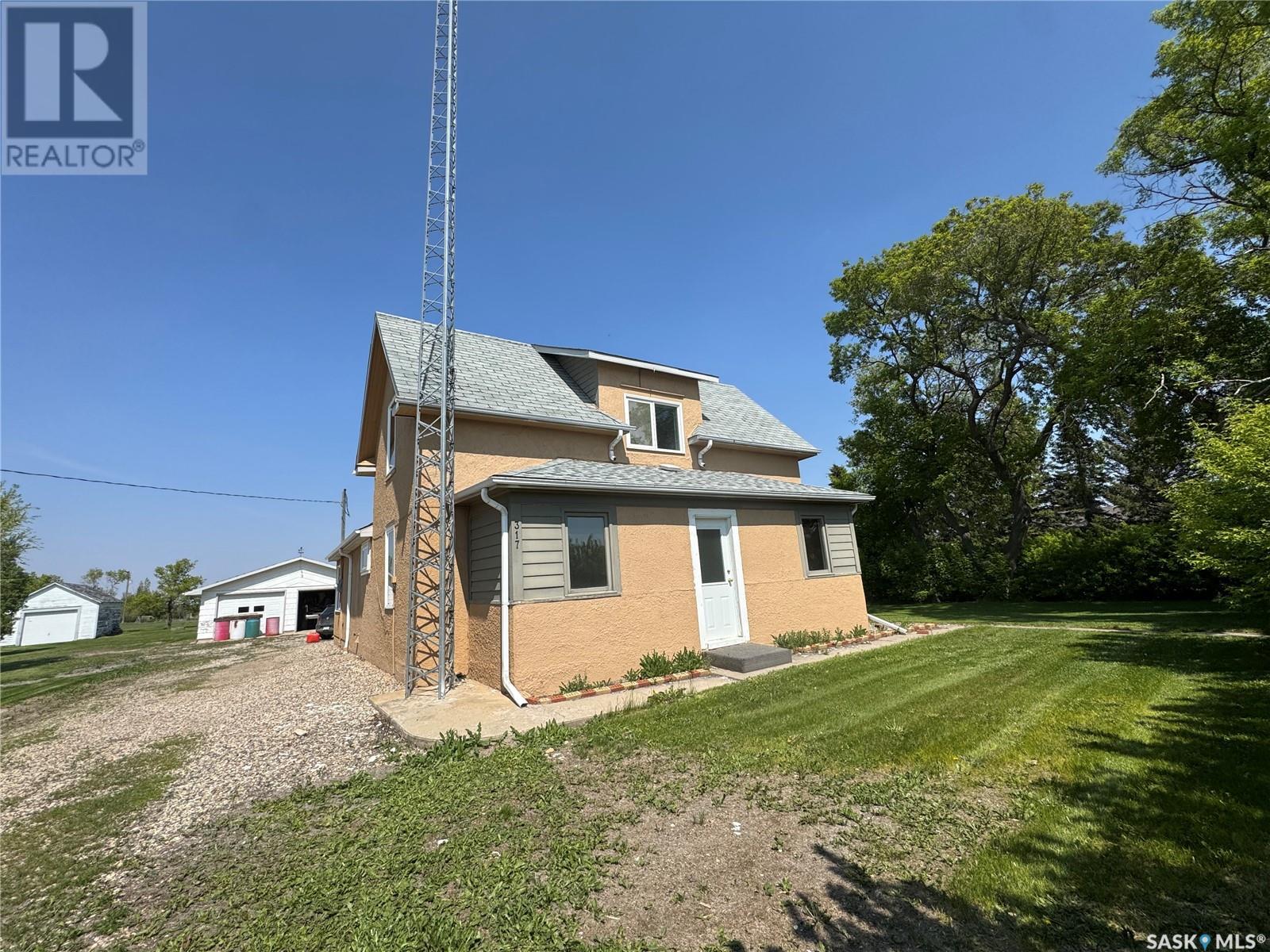 317 3rd Avenue W, Nokomis, Saskatchewan  S0G 3R0 - Photo 2 - SK007142