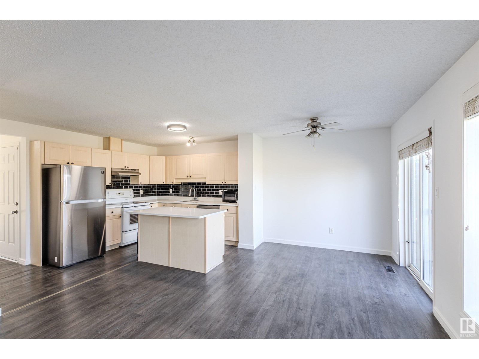 2832 26 Street Nw, Edmonton, Alberta  T6T 2A2 - Photo 3 - E4438659