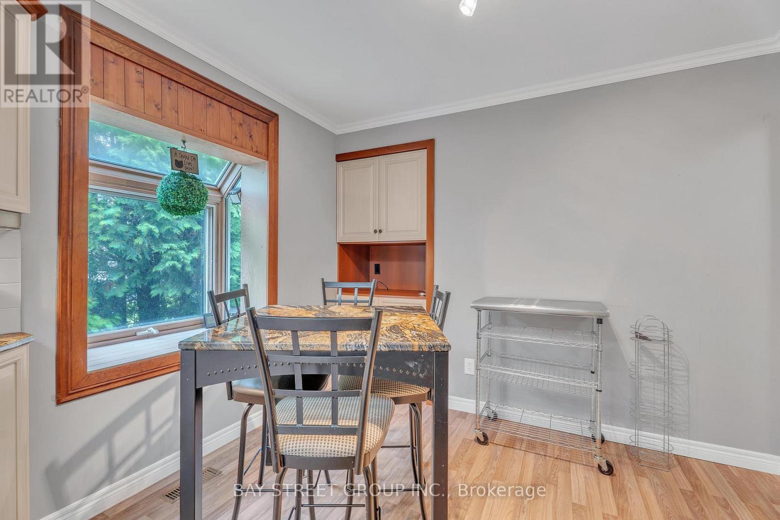 37 Wenlock Crescent, London North, Ontario  N6G 3B5 - Photo 12 - X12174832