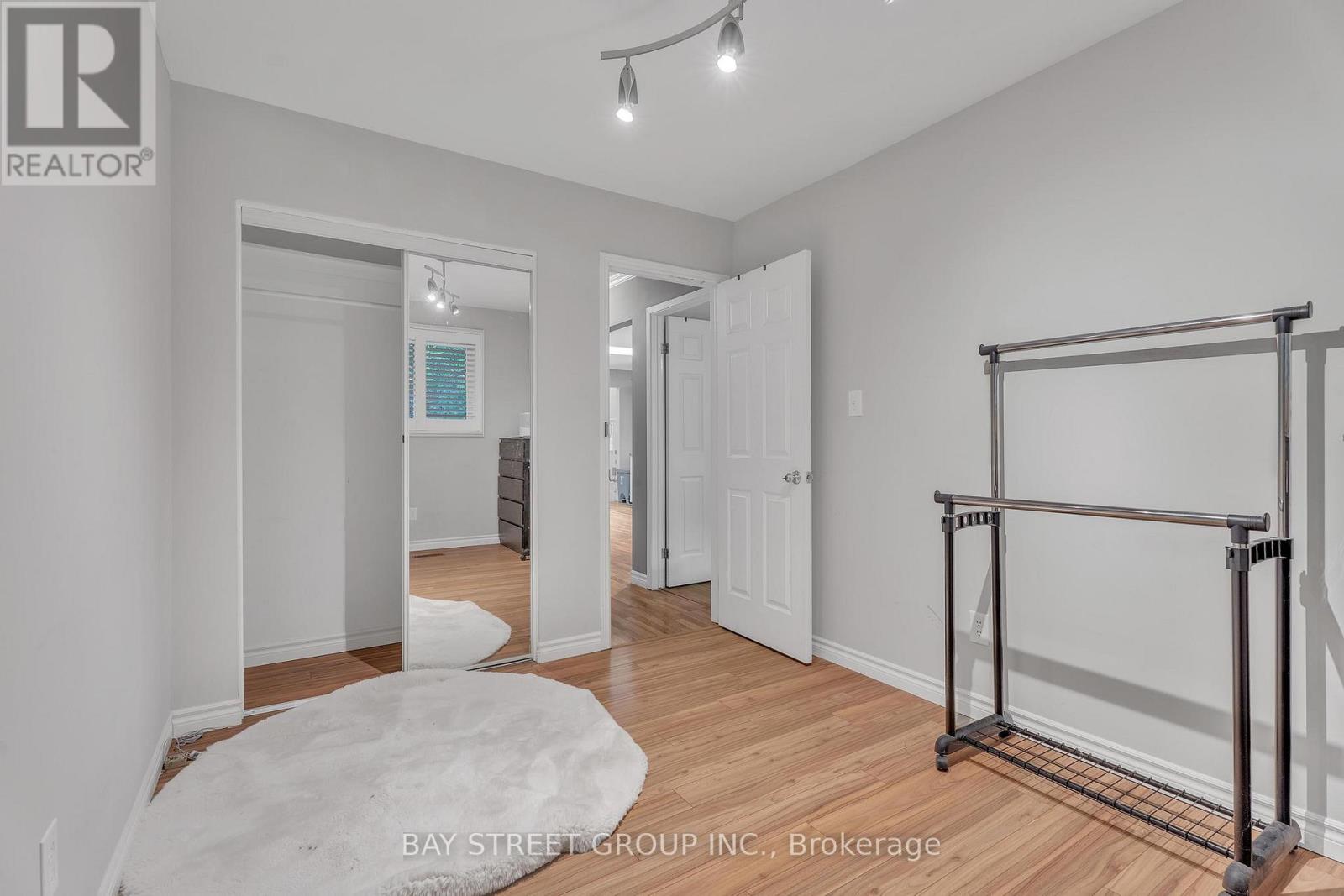 37 Wenlock Crescent, London North, Ontario  N6G 3B5 - Photo 16 - X12174832