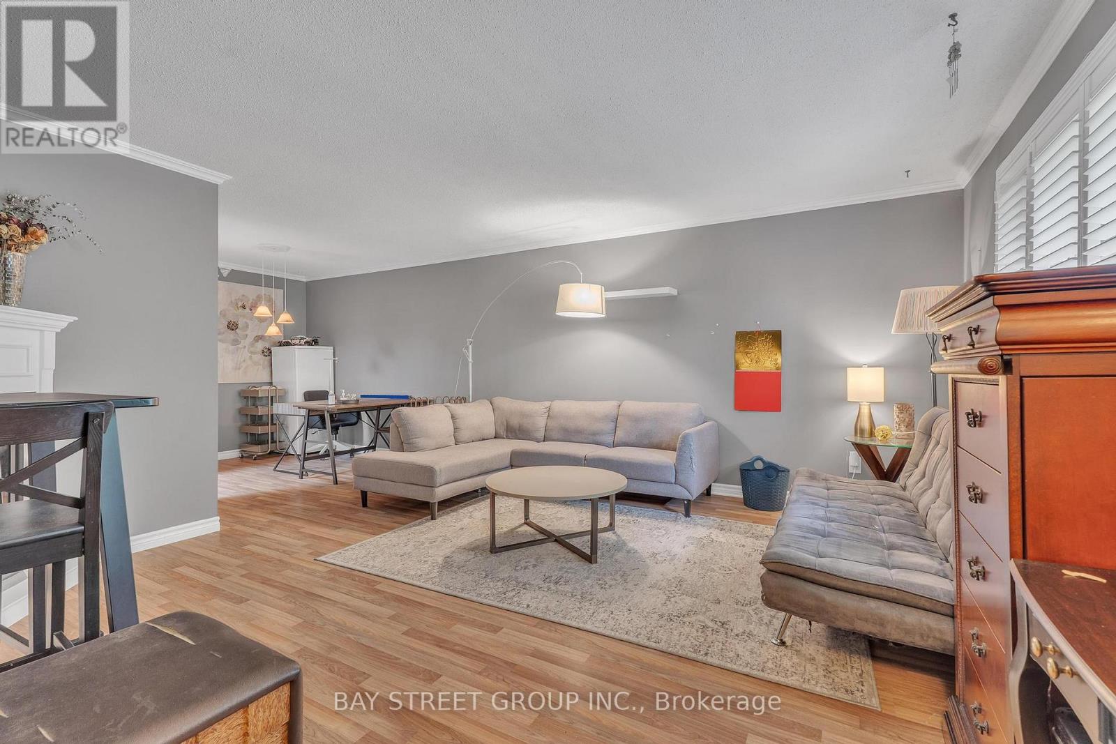37 Wenlock Crescent, London North, Ontario  N6G 3B5 - Photo 3 - X12174832