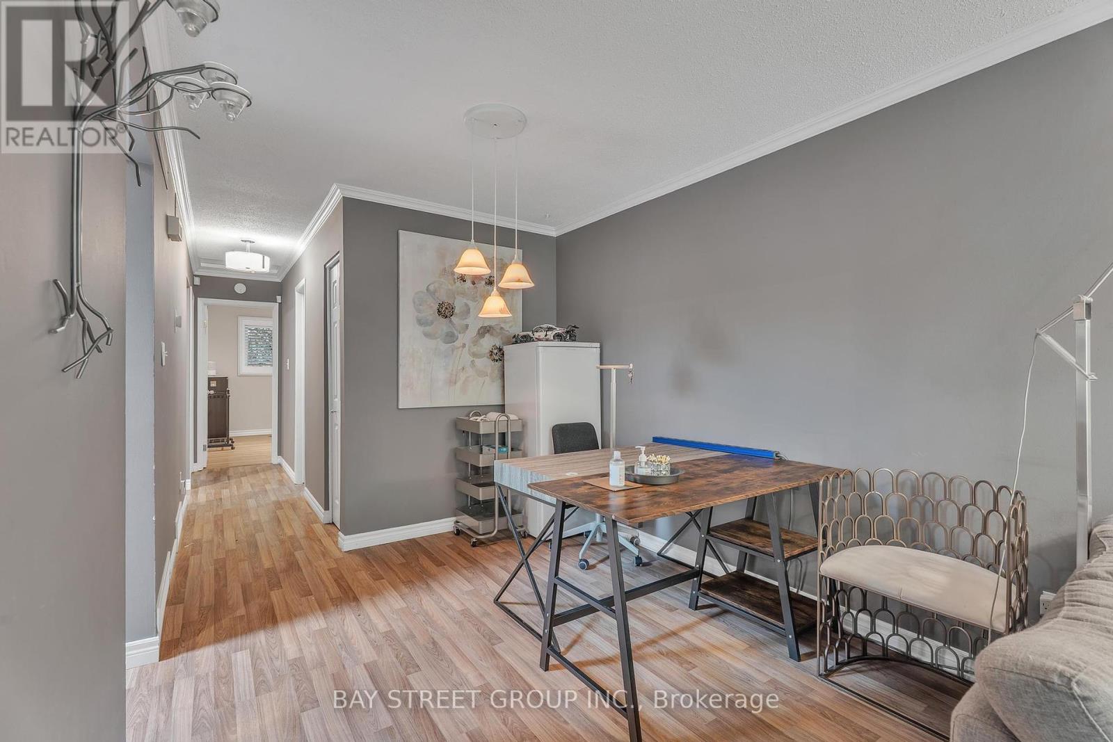 37 Wenlock Crescent, London North, Ontario  N6G 3B5 - Photo 6 - X12174832