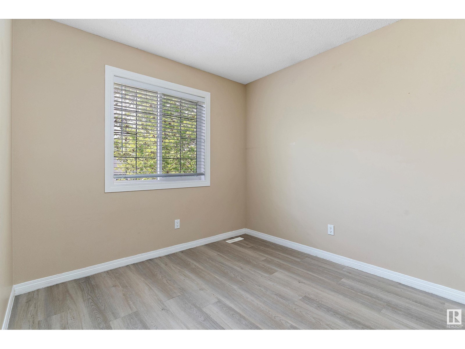 11945/11947 80 St Nw, Edmonton, Alberta  T5B 2N8 - Photo 21 - E4438630