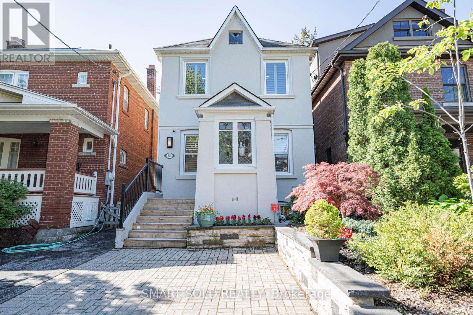 245 RANLEIGH AVENUE, Toronto, Ontario