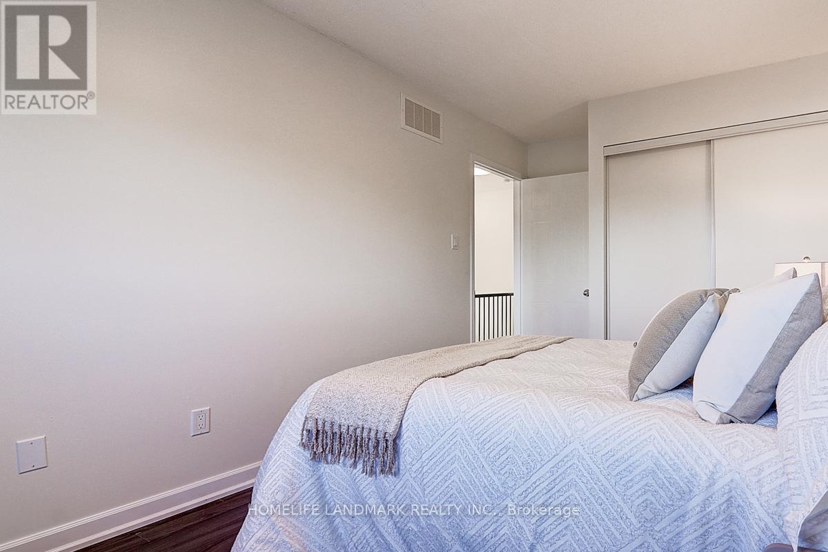 538 Jack Giles Circle, Newmarket, Ontario  L3X 1X9 - Photo 29 - N12174873
