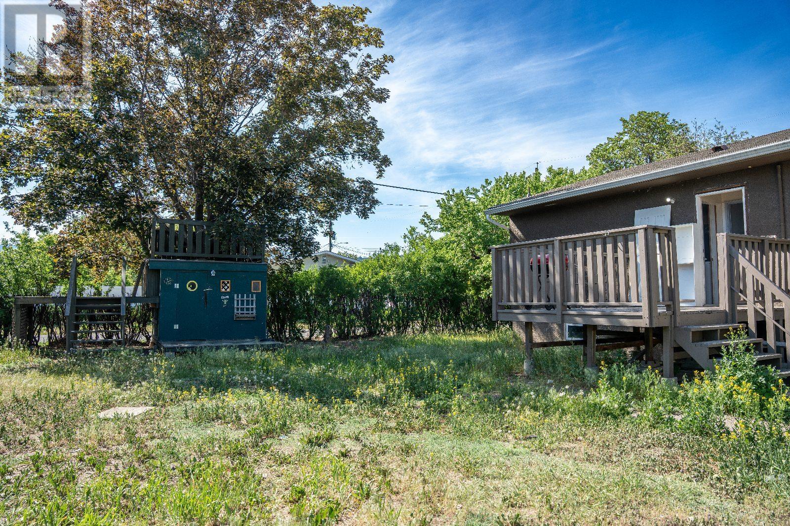 402 MULBERRY Avenue, Kamloops, BC V2B2R2
