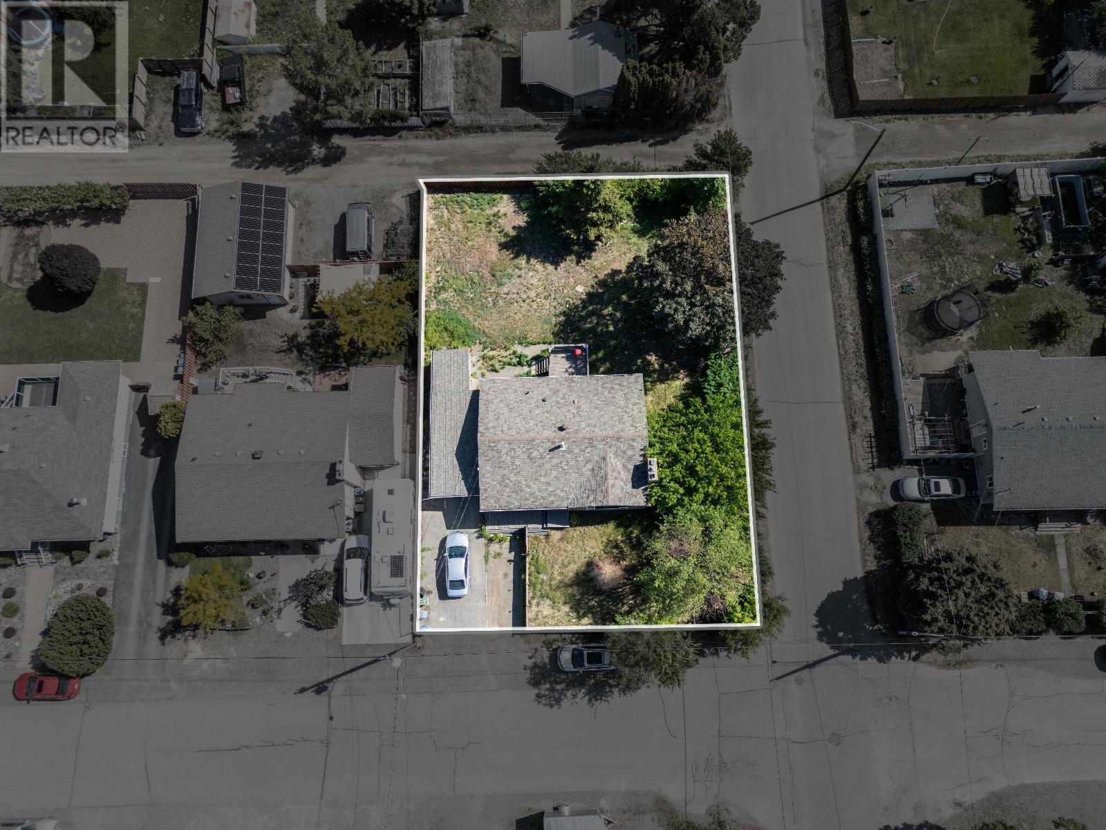 Property at 402 MULBERRY Avenue image 2